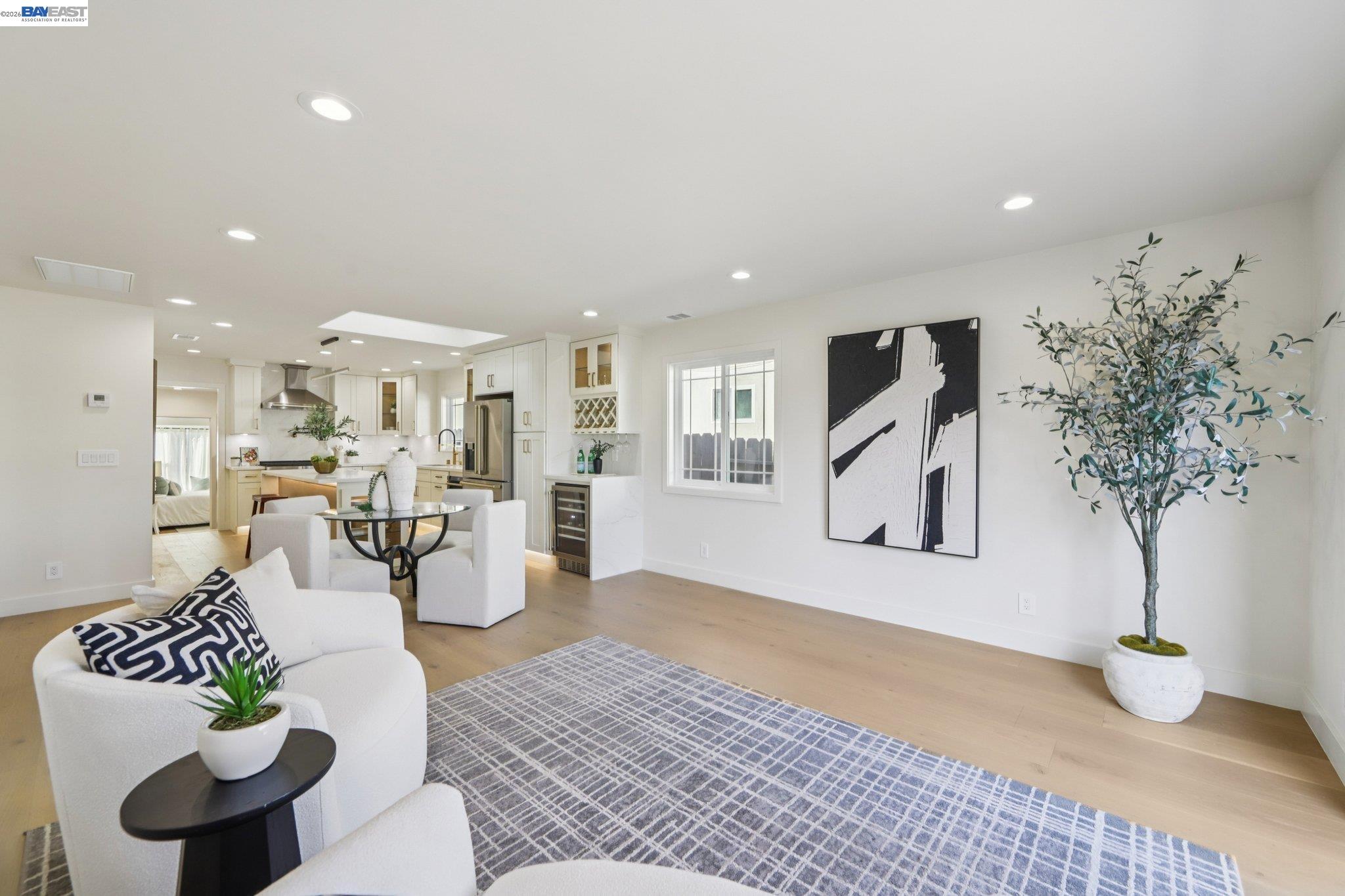 Detail Gallery Image 23 of 52 For 725 Alameda De Las Pulgas, San Mateo,  CA 94601 - 3 Beds | 3 Baths