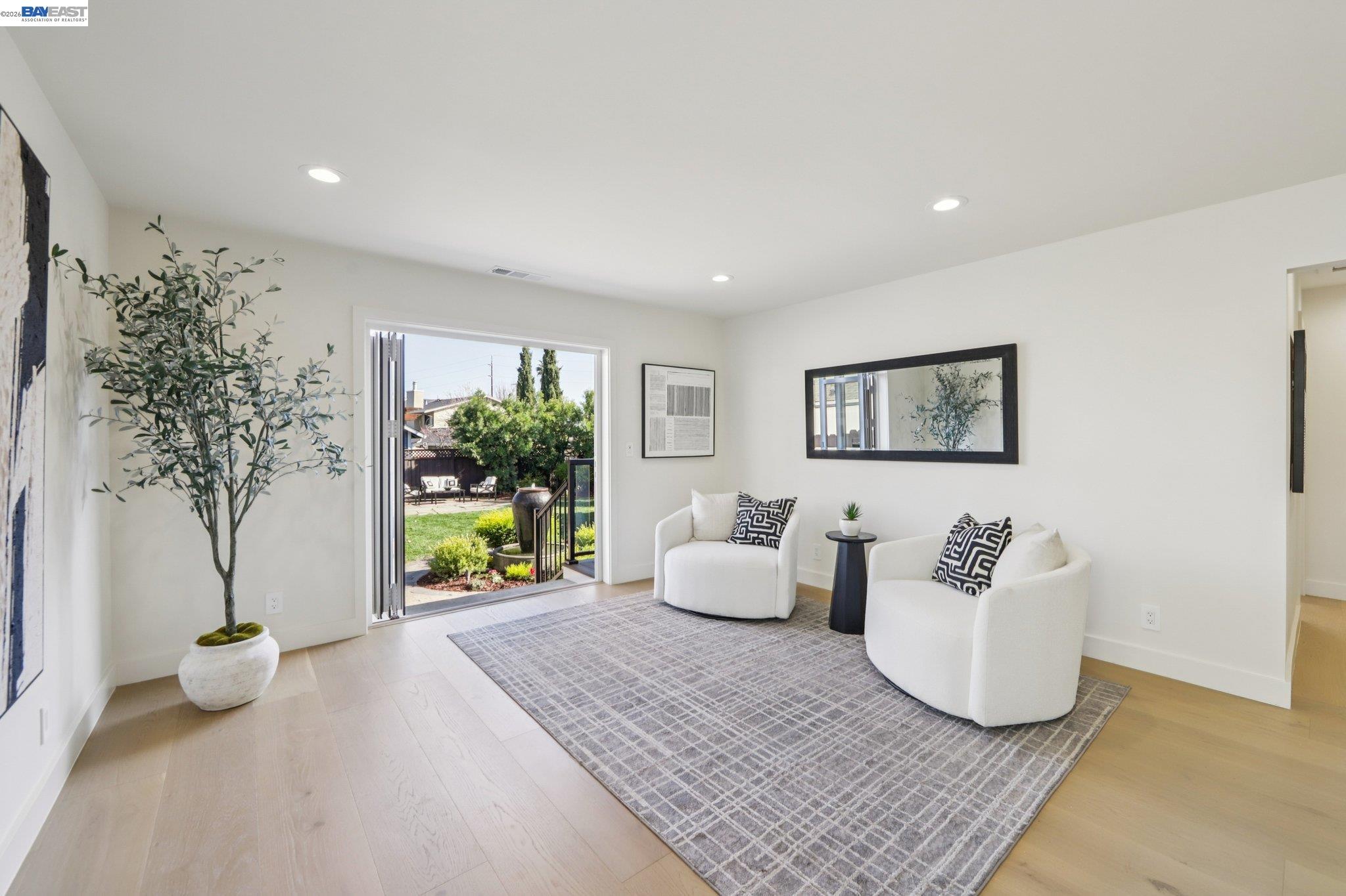 Detail Gallery Image 24 of 52 For 725 Alameda De Las Pulgas, San Mateo,  CA 94601 - 3 Beds | 3 Baths