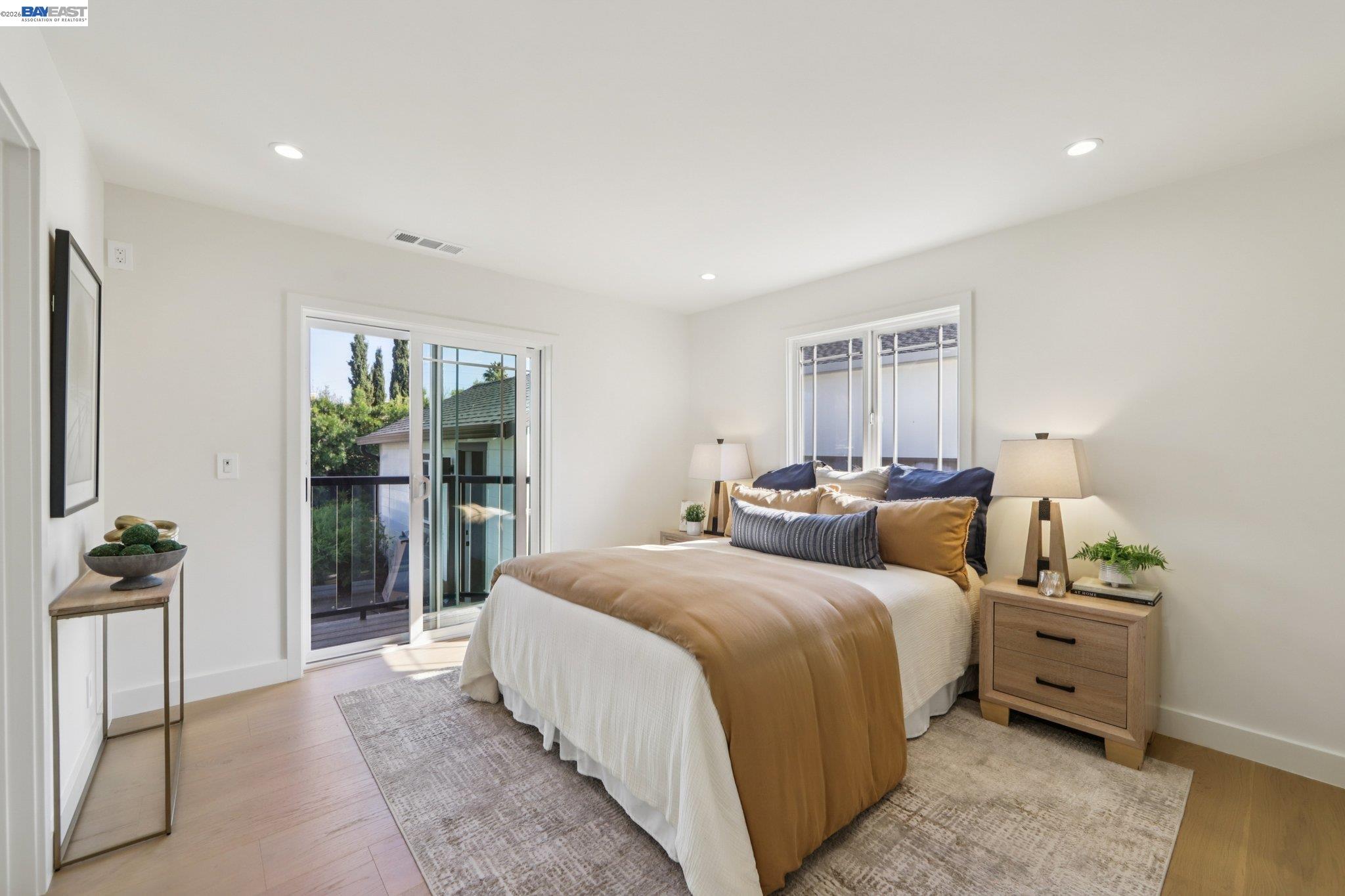 Detail Gallery Image 25 of 52 For 725 Alameda De Las Pulgas, San Mateo,  CA 94601 - 3 Beds | 3 Baths