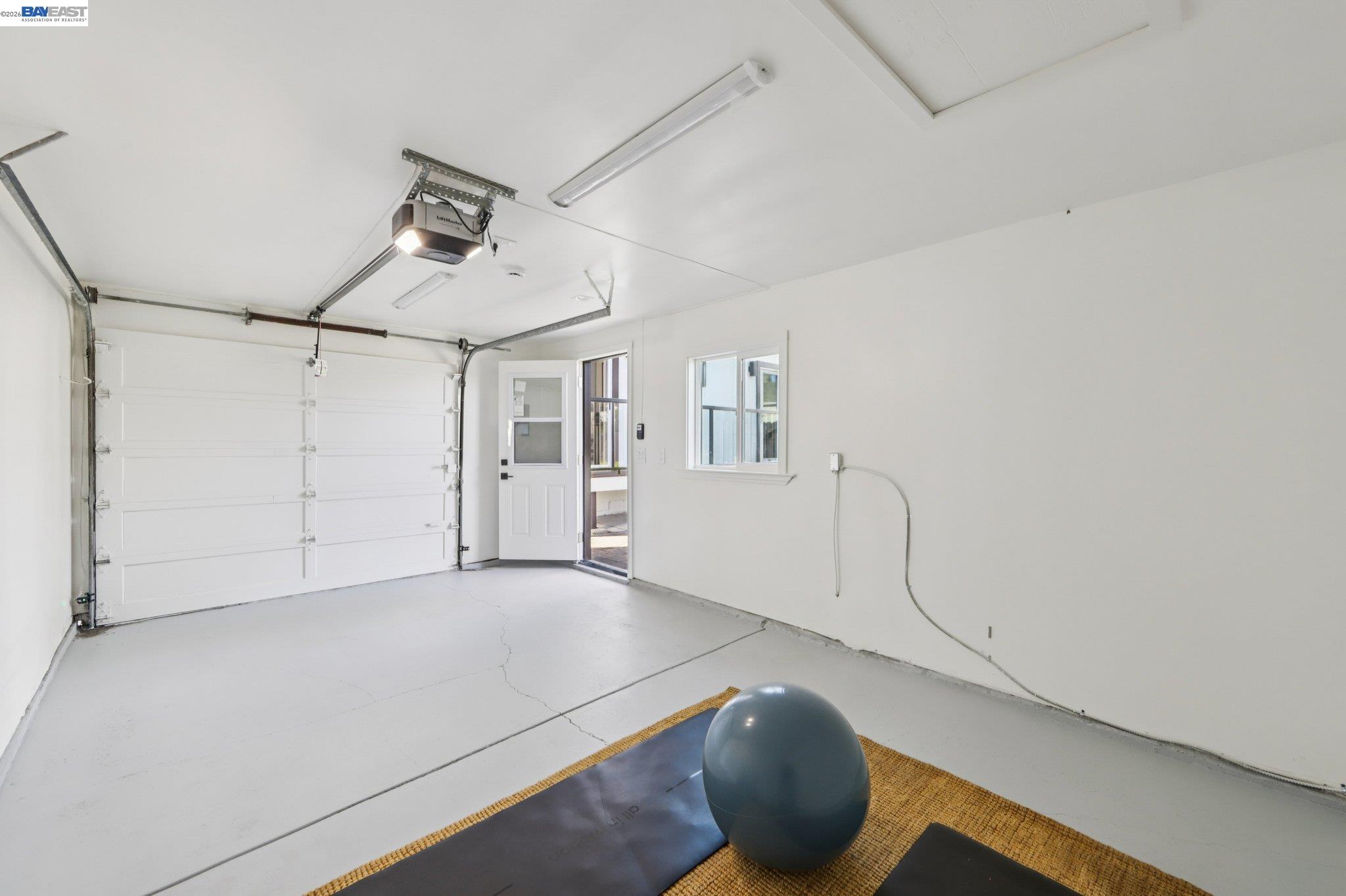 Detail Gallery Image 36 of 52 For 725 Alameda De Las Pulgas, San Mateo,  CA 94601 - 3 Beds | 3 Baths