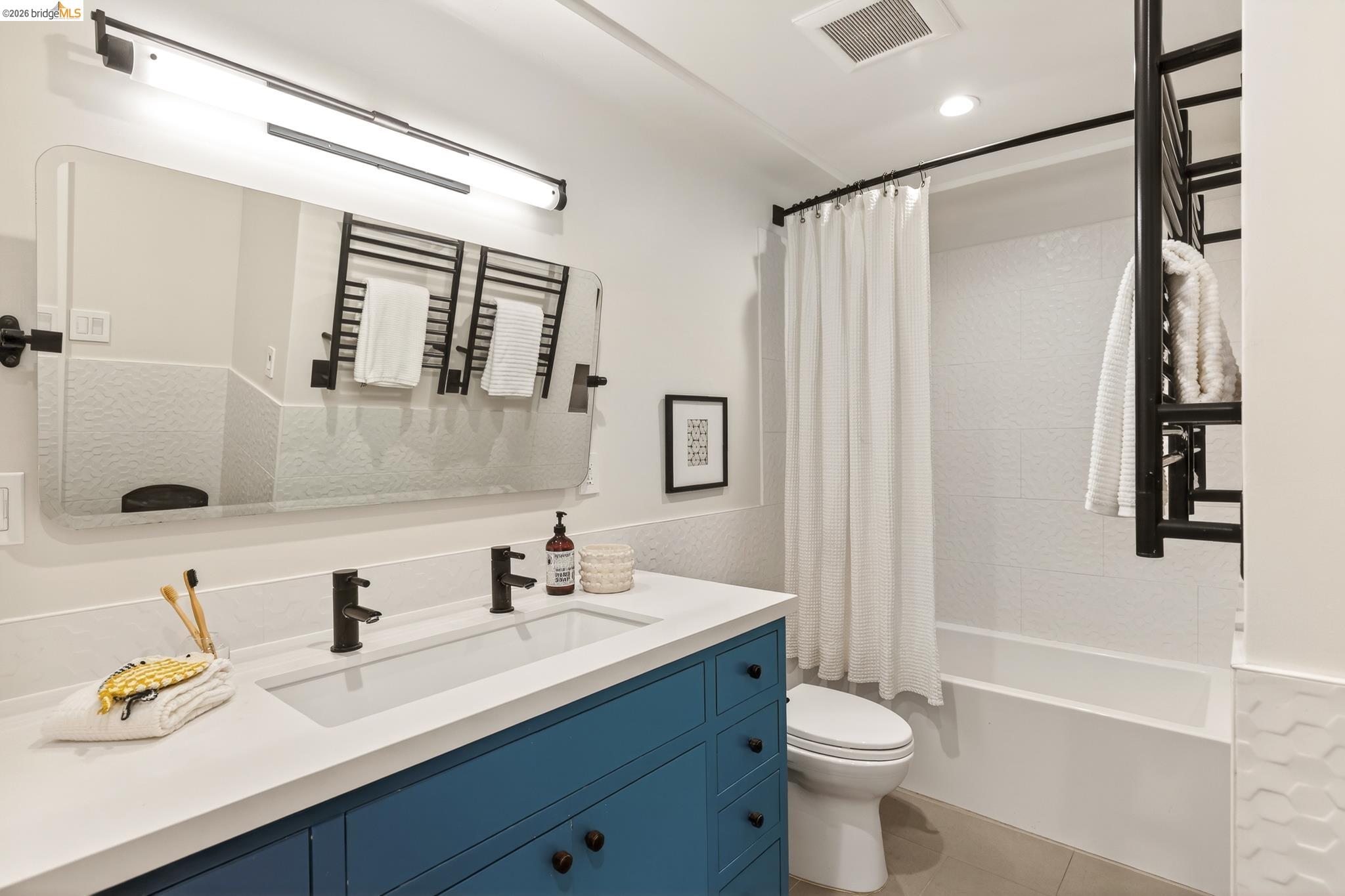 Detail Gallery Image 29 of 56 For 633 Moraga Ave, Piedmont,  CA 94611 - 4 Beds | 3/1 Baths