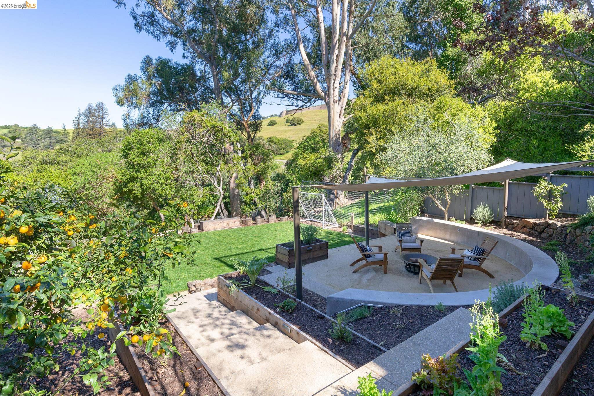 Detail Gallery Image 35 of 56 For 633 Moraga Ave, Piedmont,  CA 94611 - 4 Beds | 3/1 Baths