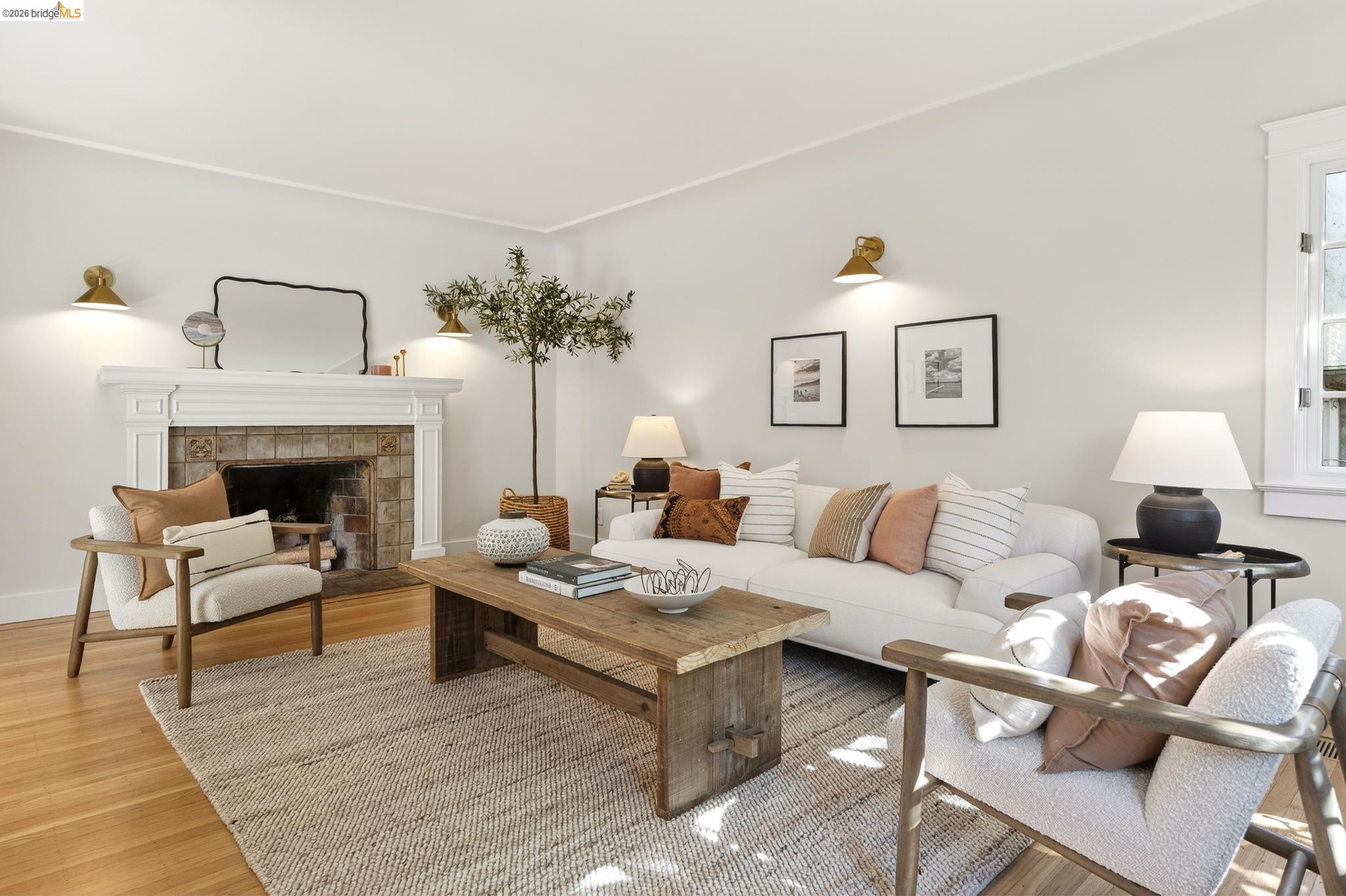 Detail Gallery Image 5 of 56 For 633 Moraga Ave, Piedmont,  CA 94611 - 4 Beds | 3/1 Baths