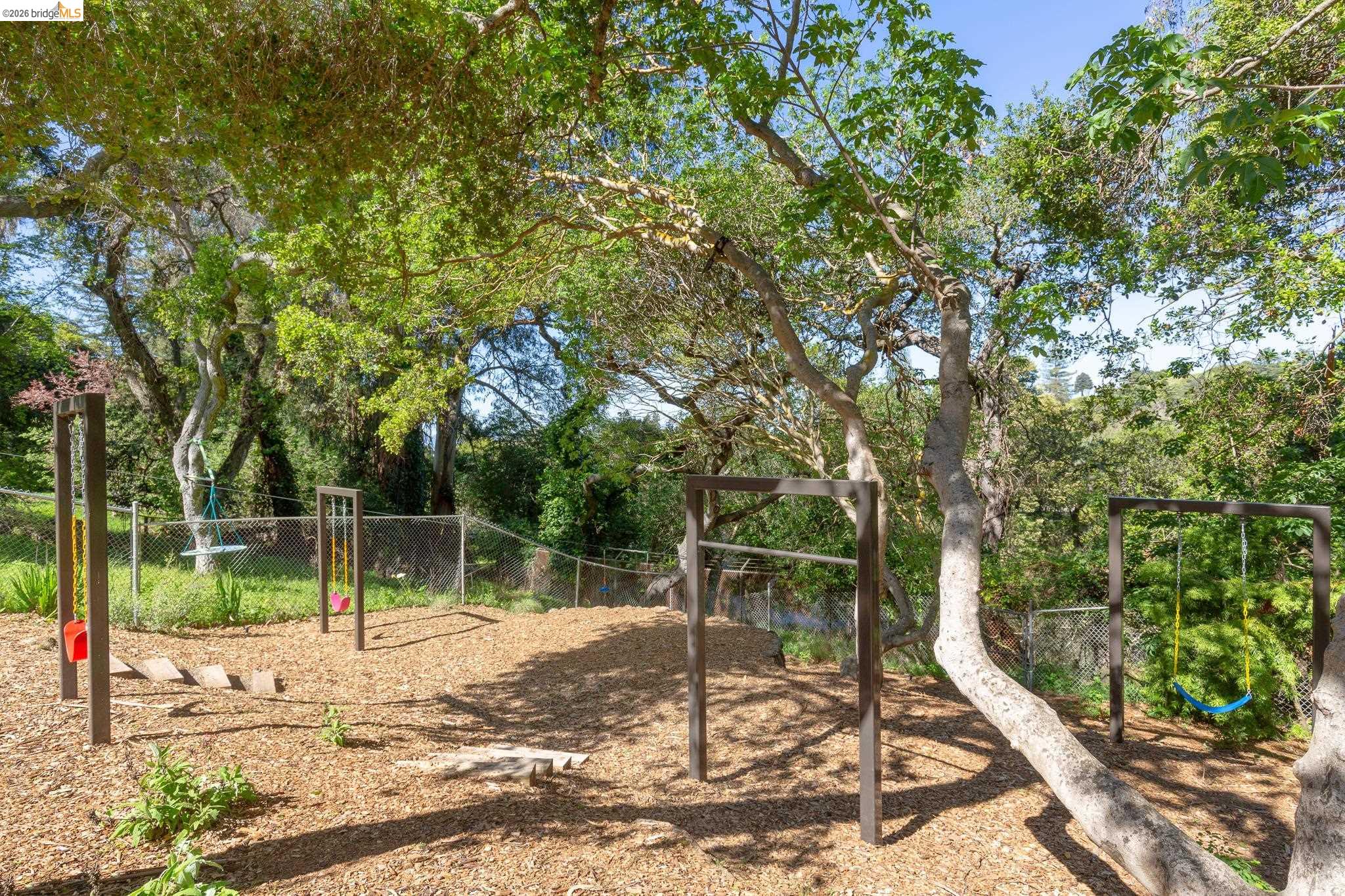 Detail Gallery Image 41 of 56 For 633 Moraga Ave, Piedmont,  CA 94611 - 4 Beds | 3/1 Baths