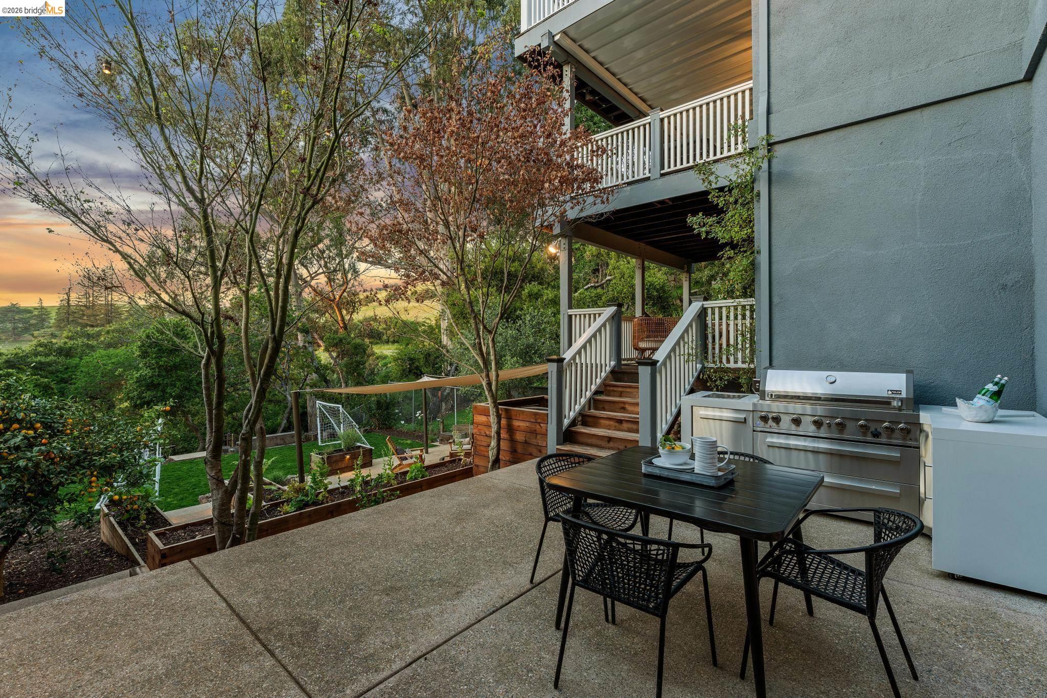 Detail Gallery Image 48 of 56 For 633 Moraga Ave, Piedmont,  CA 94611 - 4 Beds | 3/1 Baths