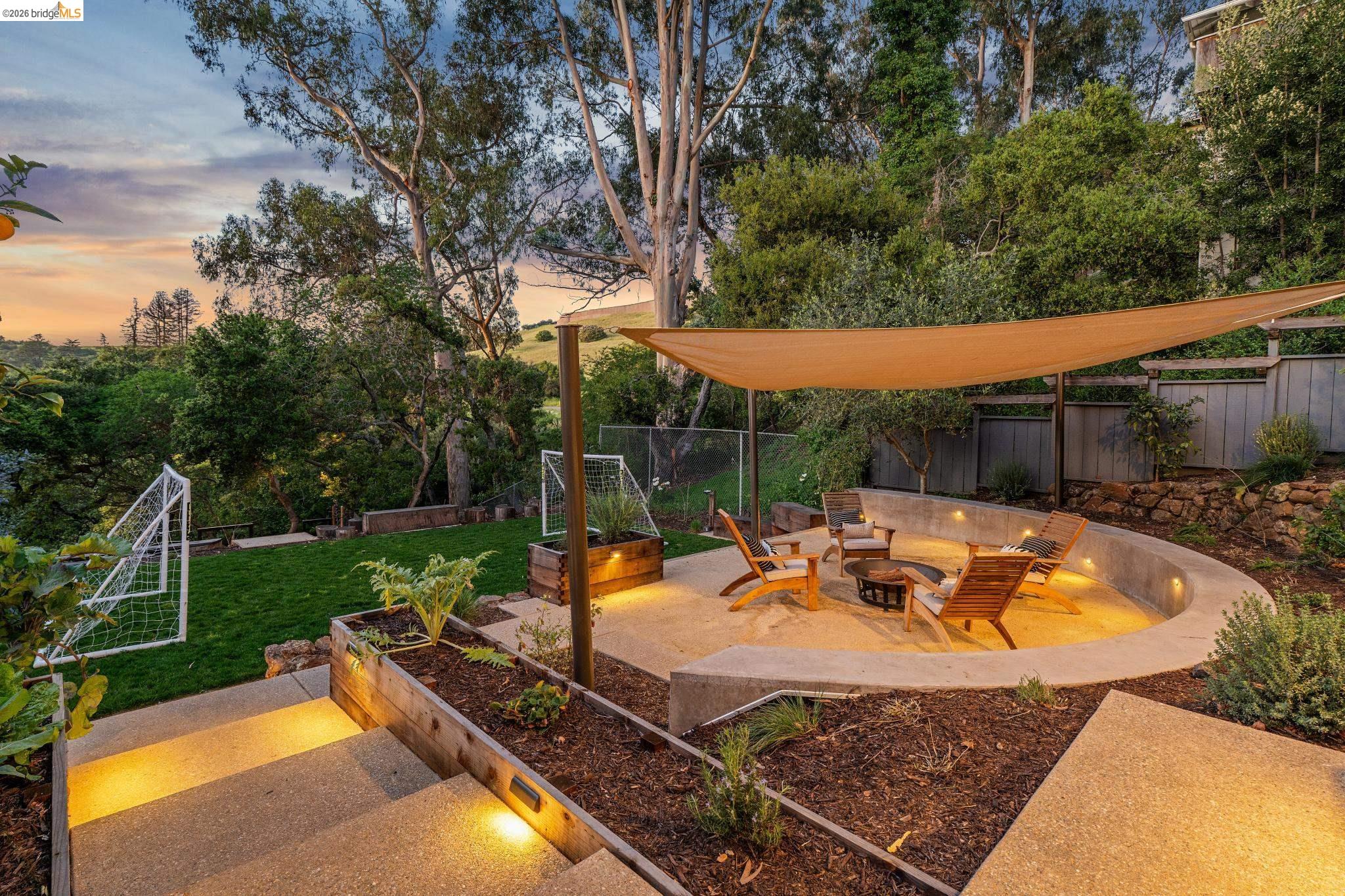 Detail Gallery Image 49 of 56 For 633 Moraga Ave, Piedmont,  CA 94611 - 4 Beds | 3/1 Baths