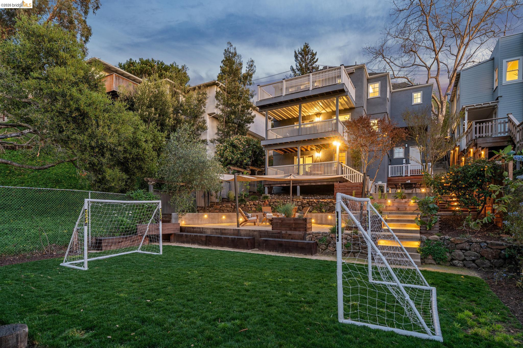 Detail Gallery Image 53 of 56 For 633 Moraga Ave, Piedmont,  CA 94611 - 4 Beds | 3/1 Baths