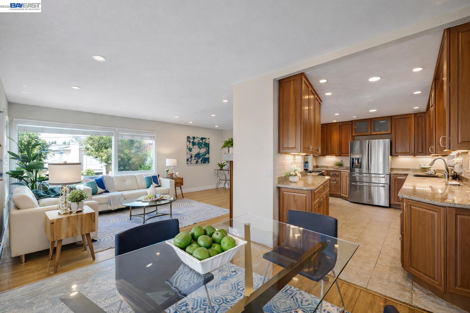 Detail Gallery Image 11 of 26 For 17676 Garland Ct, Castro Valley,  CA 94546 - 4 Beds | 2 Baths