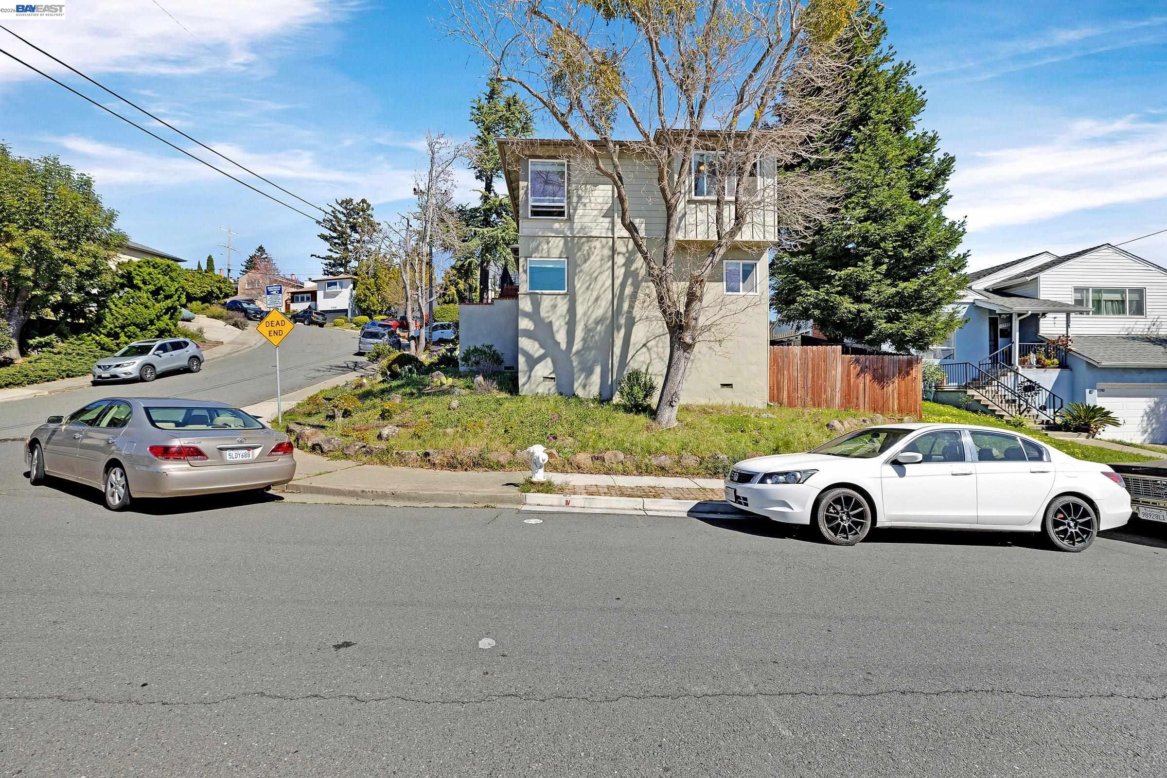 Detail Gallery Image 25 of 26 For 17676 Garland Ct, Castro Valley,  CA 94546 - 4 Beds | 2 Baths