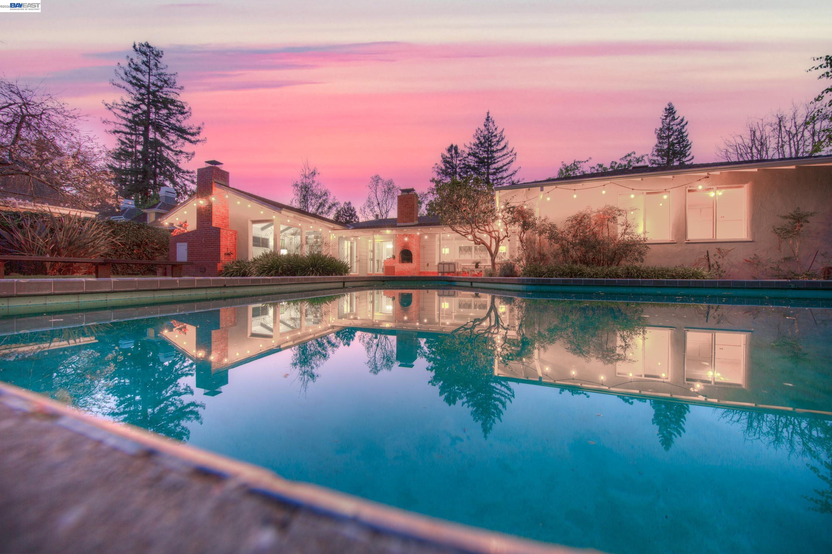 Detail Gallery Image 24 of 60 For 1785 Holly Ave, Menlo Park,  CA 94025 - 4 Beds | 3 Baths