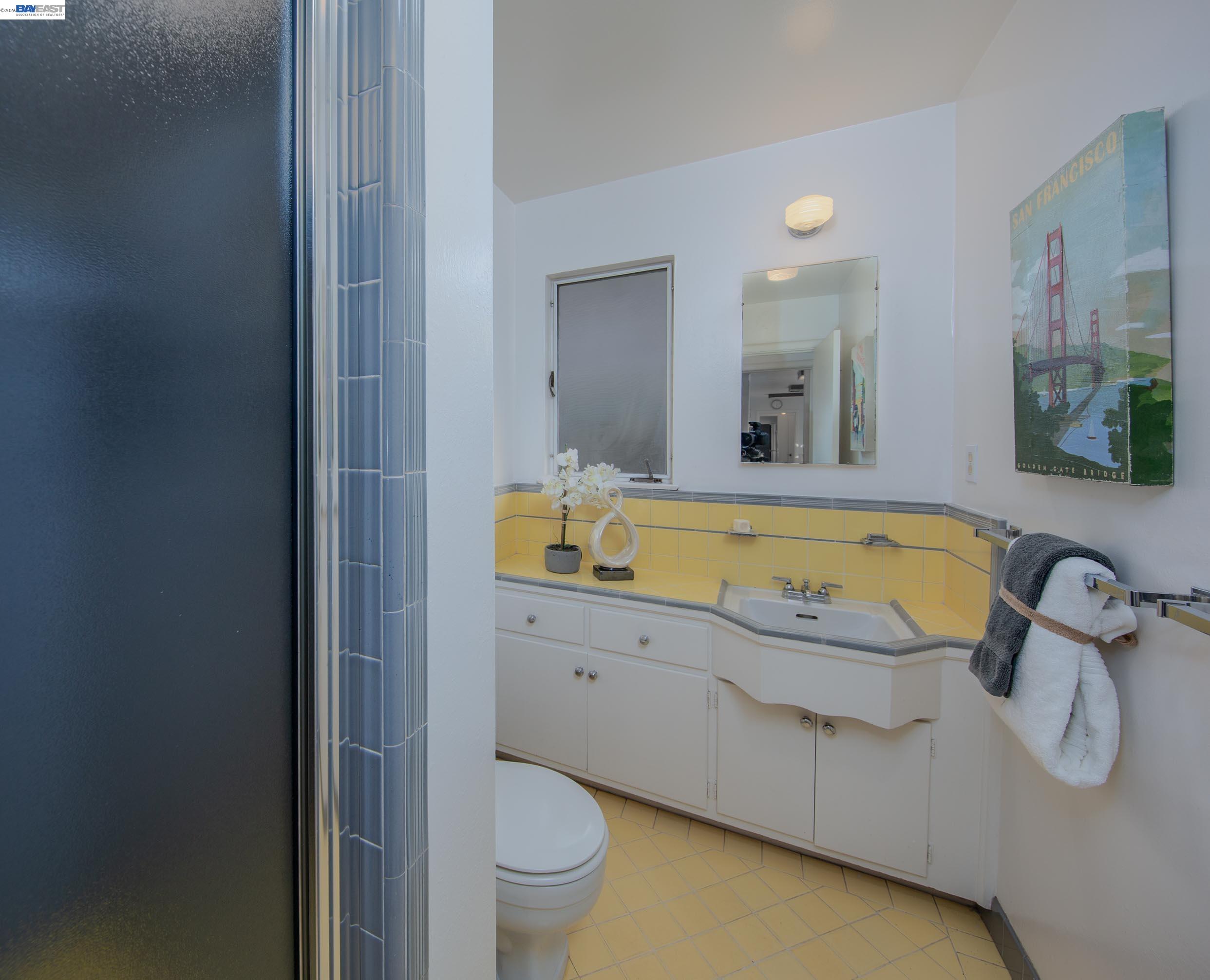 Detail Gallery Image 40 of 60 For 1785 Holly Ave, Menlo Park,  CA 94025 - 4 Beds | 3 Baths