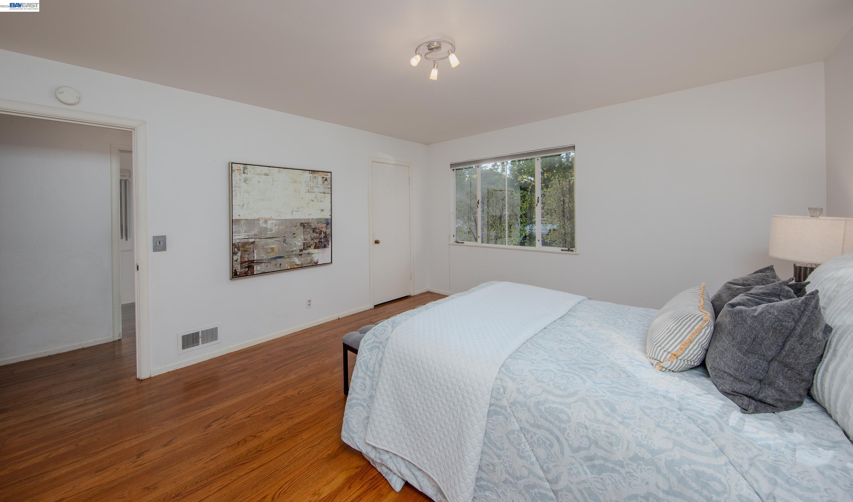 Detail Gallery Image 45 of 60 For 1785 Holly Ave, Menlo Park,  CA 94025 - 4 Beds | 3 Baths