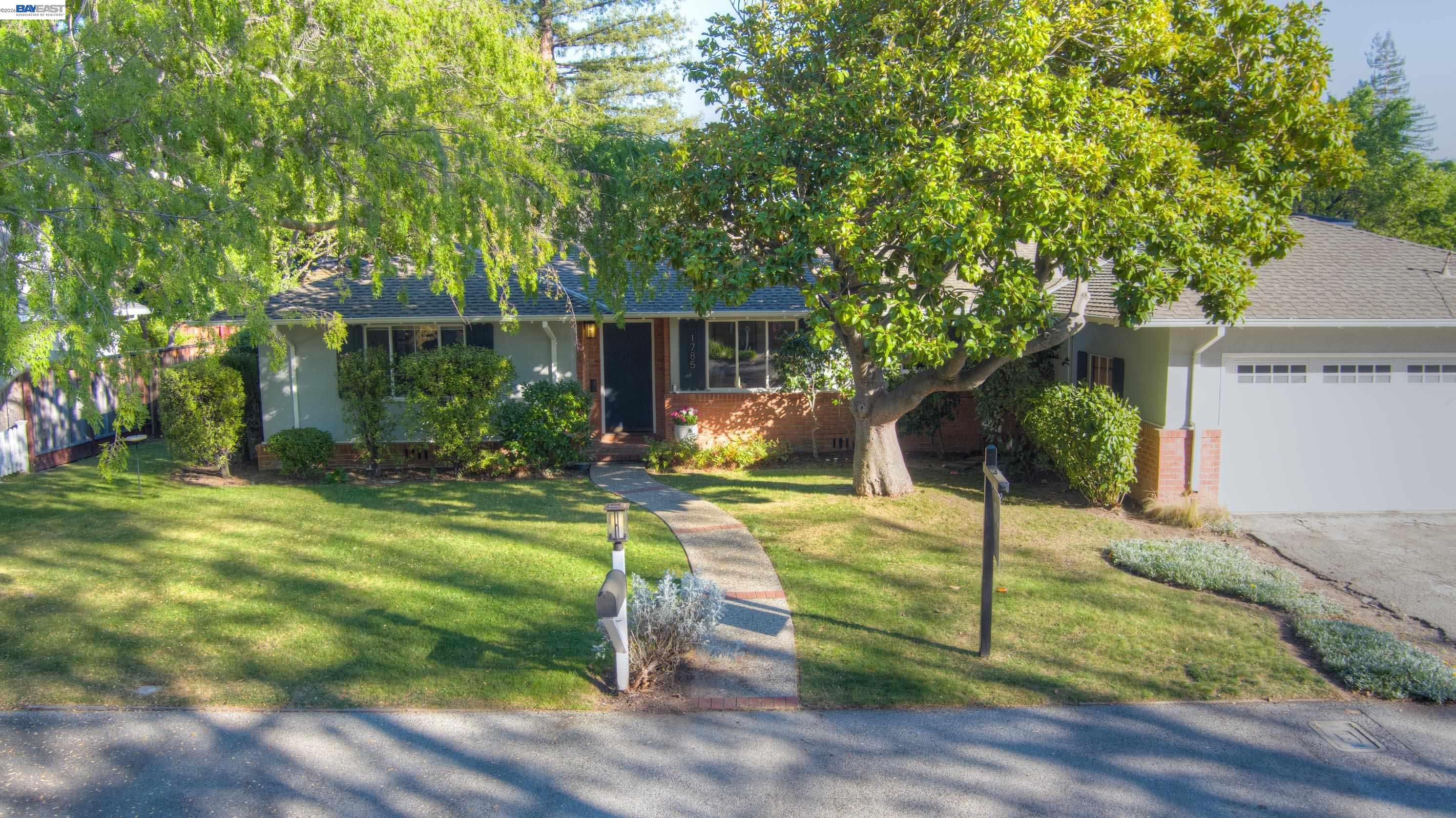 Detail Gallery Image 58 of 60 For 1785 Holly Ave, Menlo Park,  CA 94025 - 4 Beds | 3 Baths