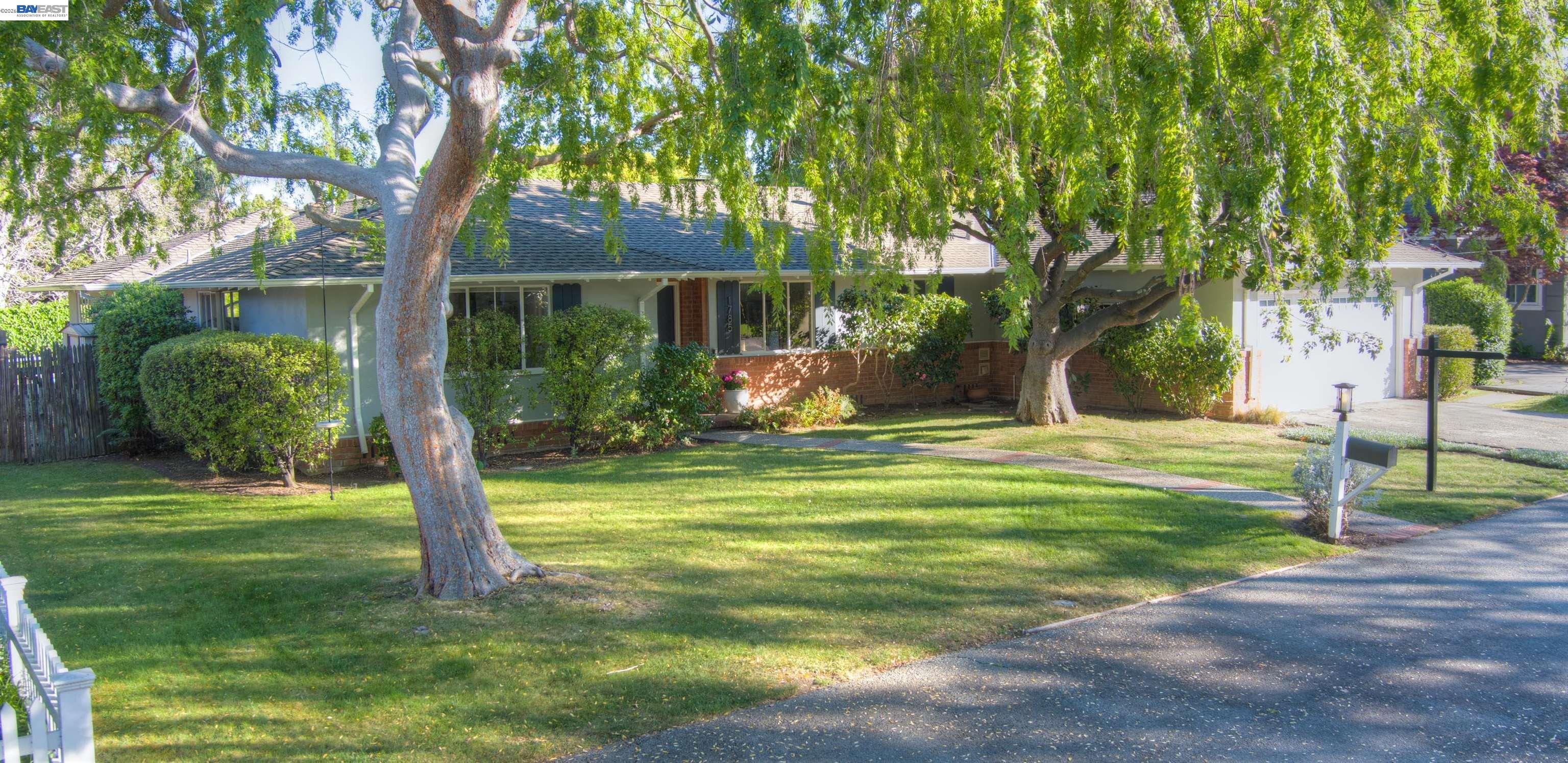 Detail Gallery Image 60 of 60 For 1785 Holly Ave, Menlo Park,  CA 94025 - 4 Beds | 3 Baths