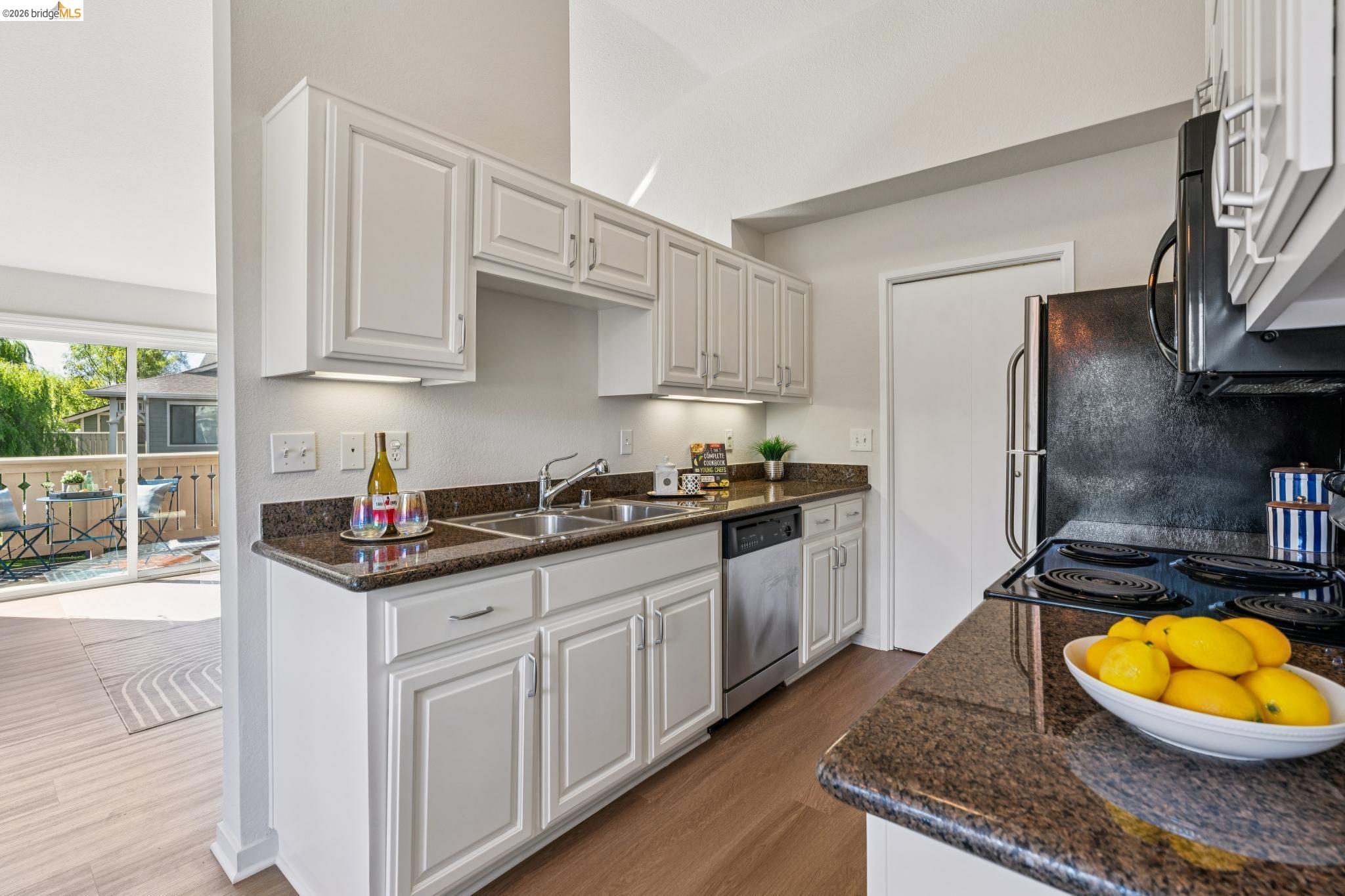 Detail Gallery Image 12 of 60 For 142 Shoreline Ct, Richmond,  CA 94804 - 2 Beds | 2 Baths