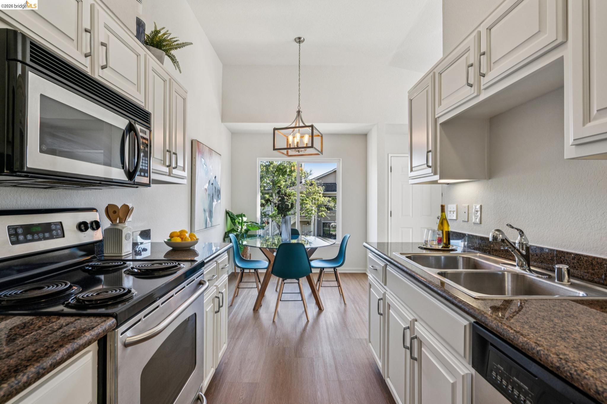Detail Gallery Image 13 of 60 For 142 Shoreline Ct, Richmond,  CA 94804 - 2 Beds | 2 Baths
