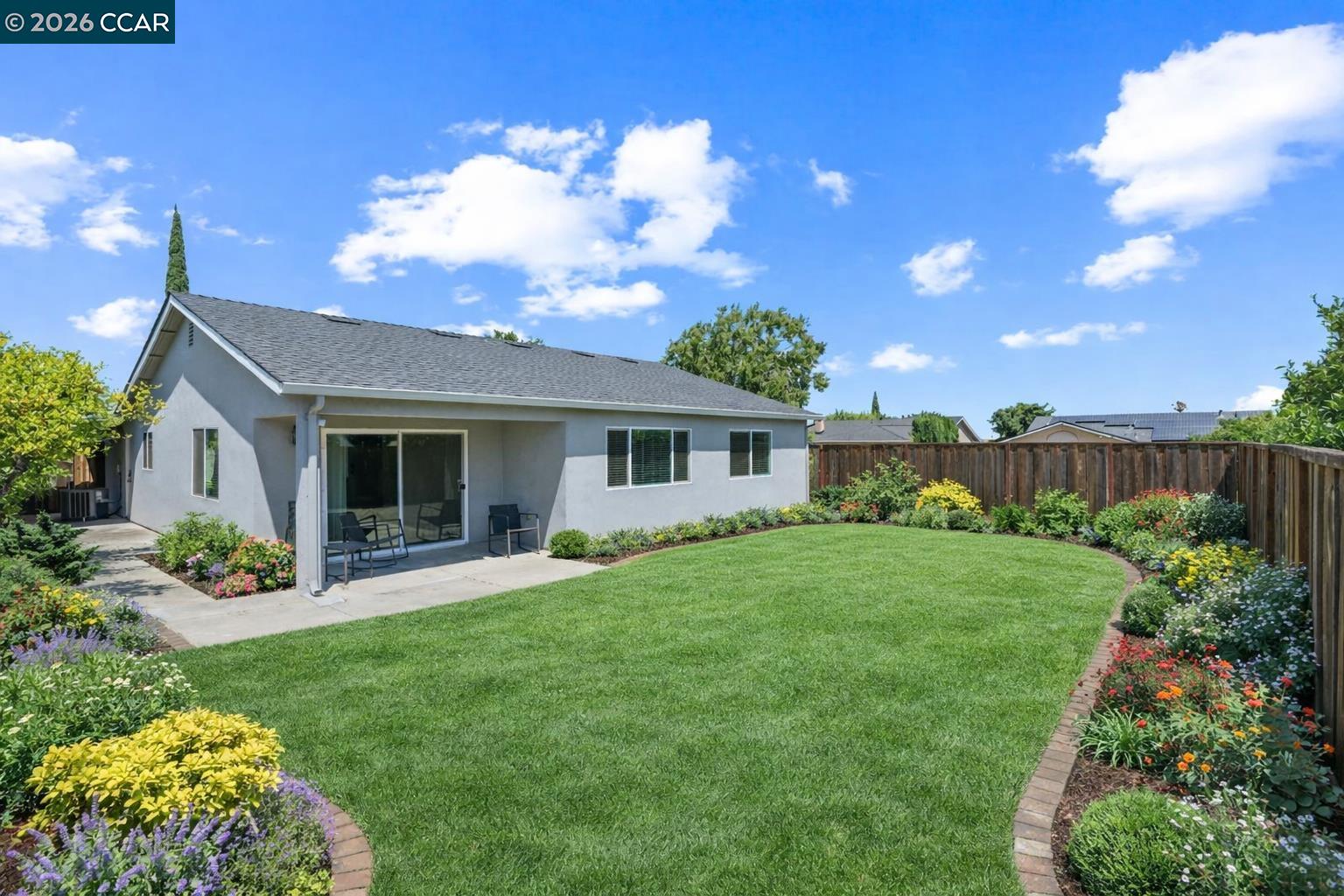 Detail Gallery Image 2 of 15 For 61 Galleon Way, Pittsburg,  CA 94565 - 3 Beds | 2 Baths