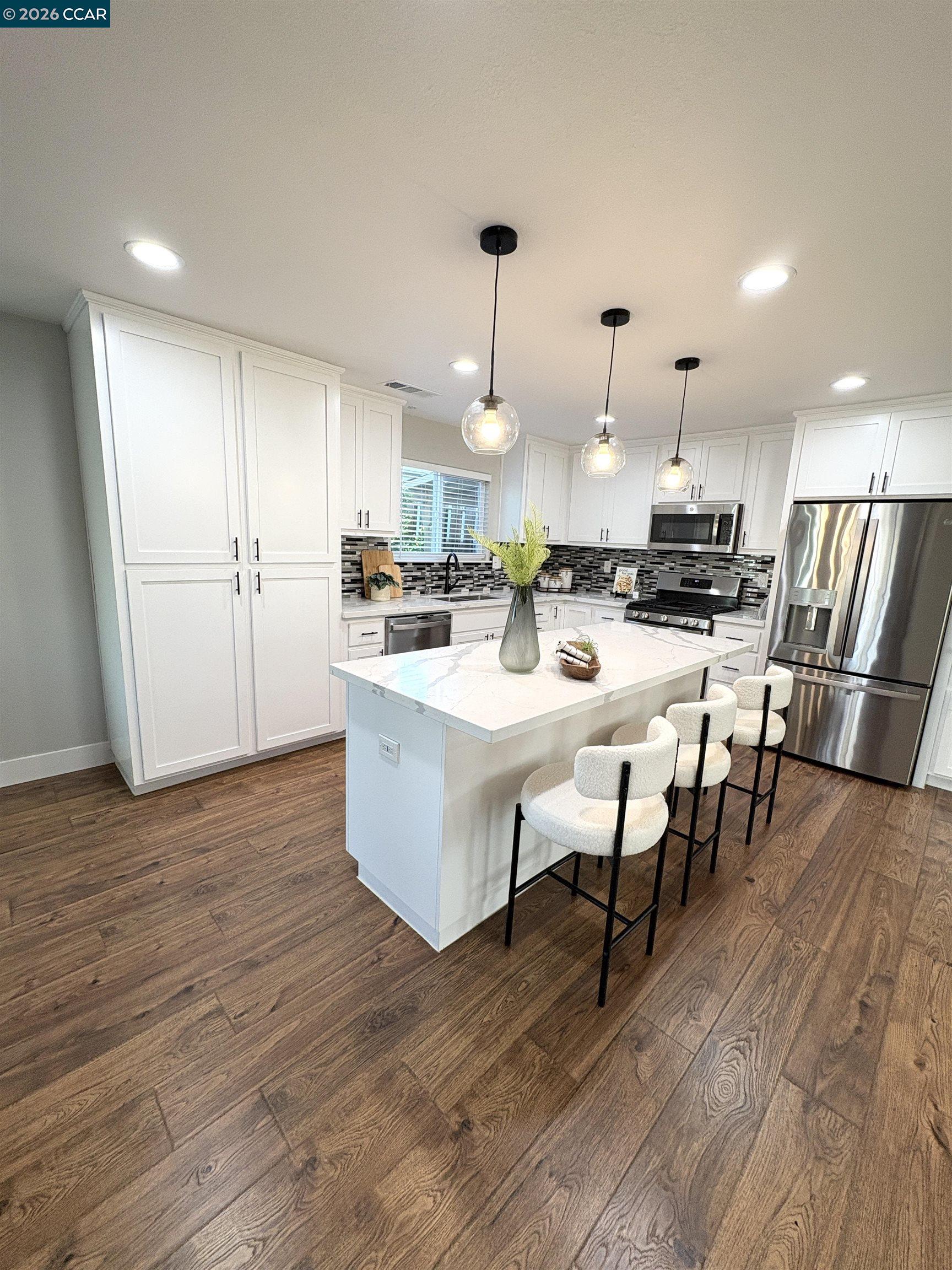 Detail Gallery Image 7 of 15 For 61 Galleon Way, Pittsburg,  CA 94565 - 3 Beds | 2 Baths