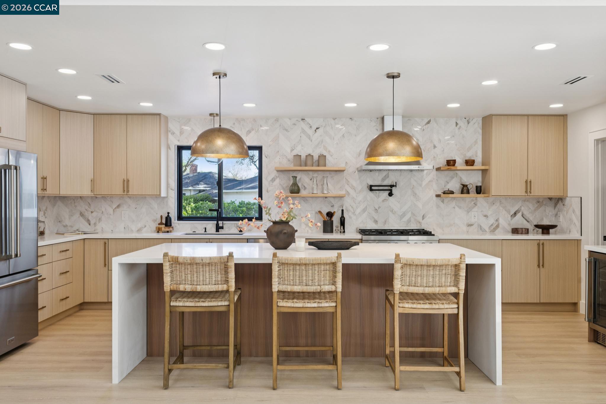 Detail Gallery Image 12 of 60 For 160 via Del Sol, Walnut Creek,  CA 94597 - 5 Beds | 3/1 Baths