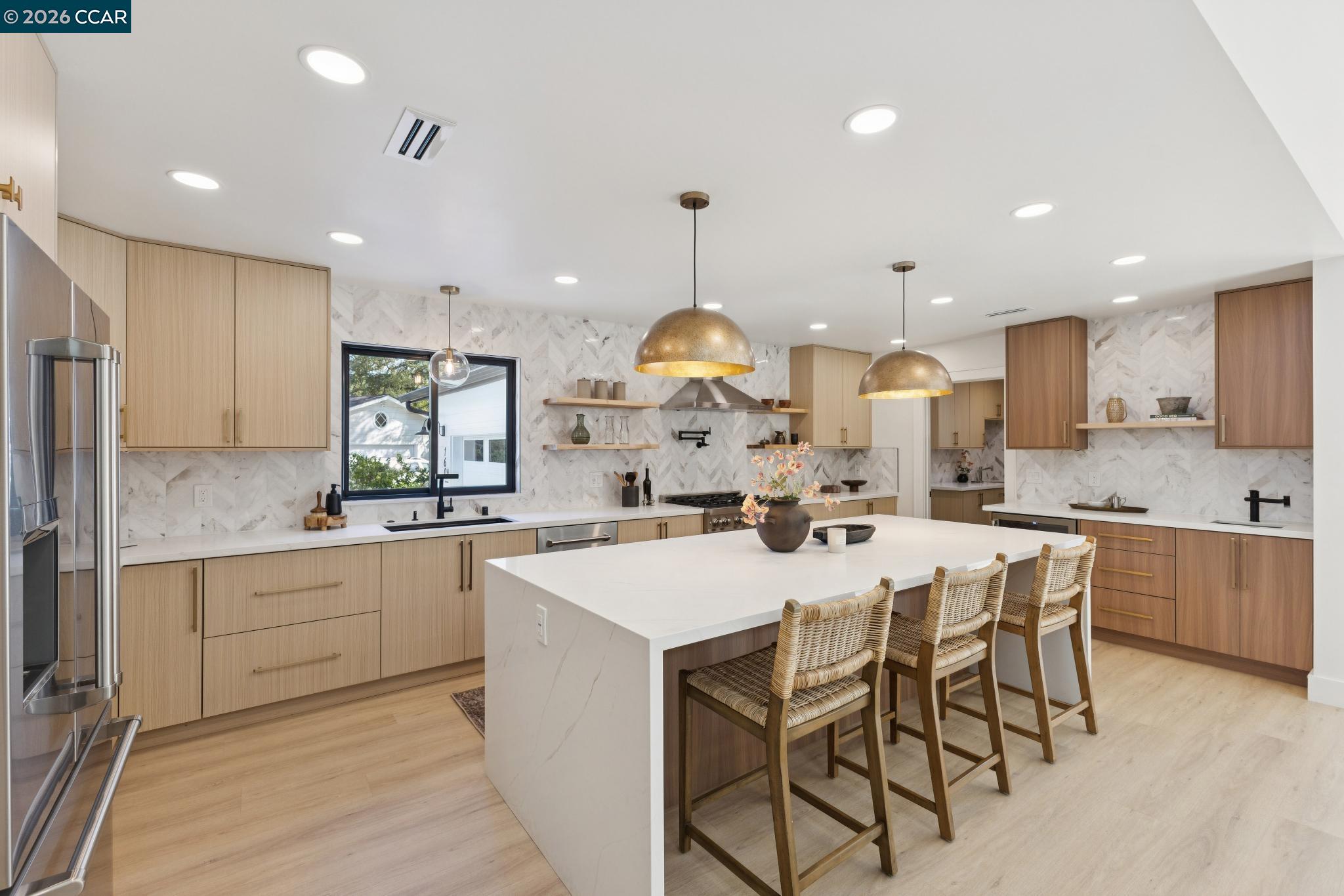 Detail Gallery Image 13 of 60 For 160 via Del Sol, Walnut Creek,  CA 94597 - 5 Beds | 3/1 Baths