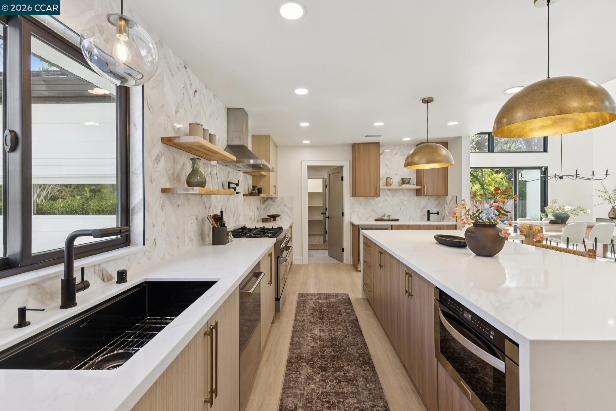 Detail Gallery Image 14 of 60 For 160 via Del Sol, Walnut Creek,  CA 94597 - 5 Beds | 3/1 Baths