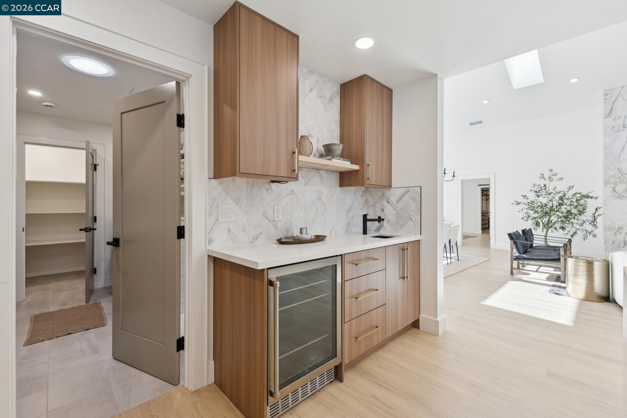 Detail Gallery Image 15 of 60 For 160 via Del Sol, Walnut Creek,  CA 94597 - 5 Beds | 3/1 Baths