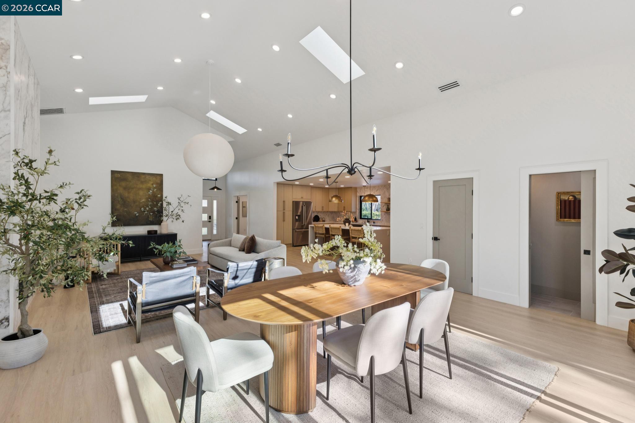 Detail Gallery Image 21 of 60 For 160 via Del Sol, Walnut Creek,  CA 94597 - 5 Beds | 3/1 Baths