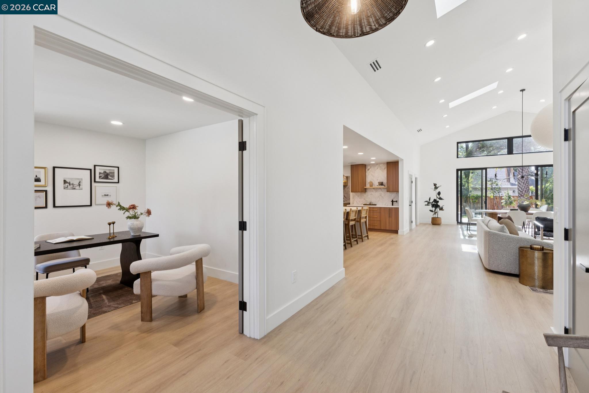 Detail Gallery Image 4 of 60 For 160 via Del Sol, Walnut Creek,  CA 94597 - 5 Beds | 3/1 Baths