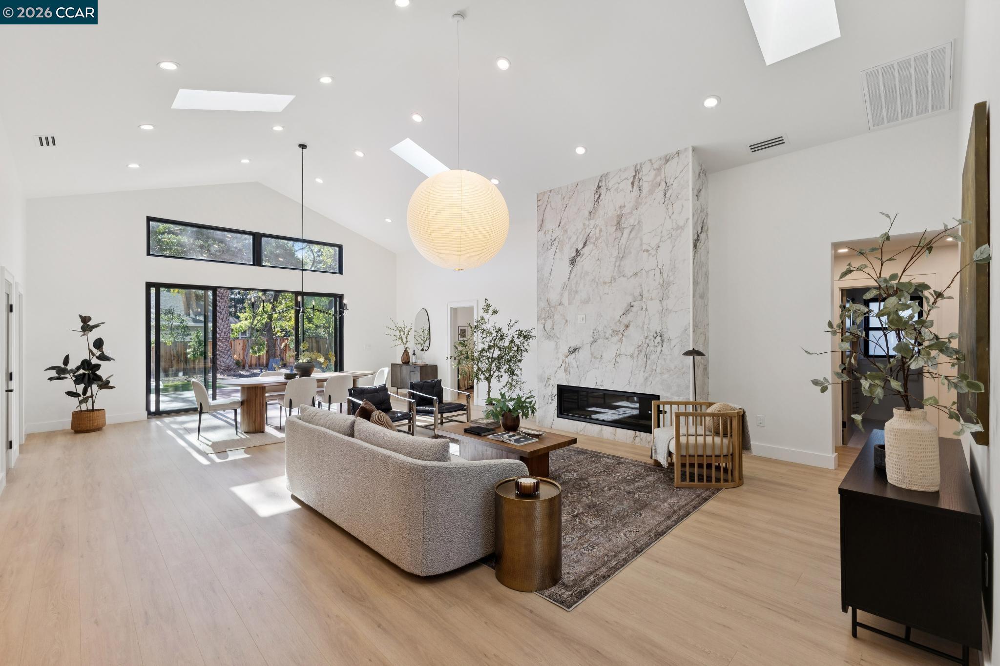 Detail Gallery Image 5 of 60 For 160 via Del Sol, Walnut Creek,  CA 94597 - 5 Beds | 3/1 Baths