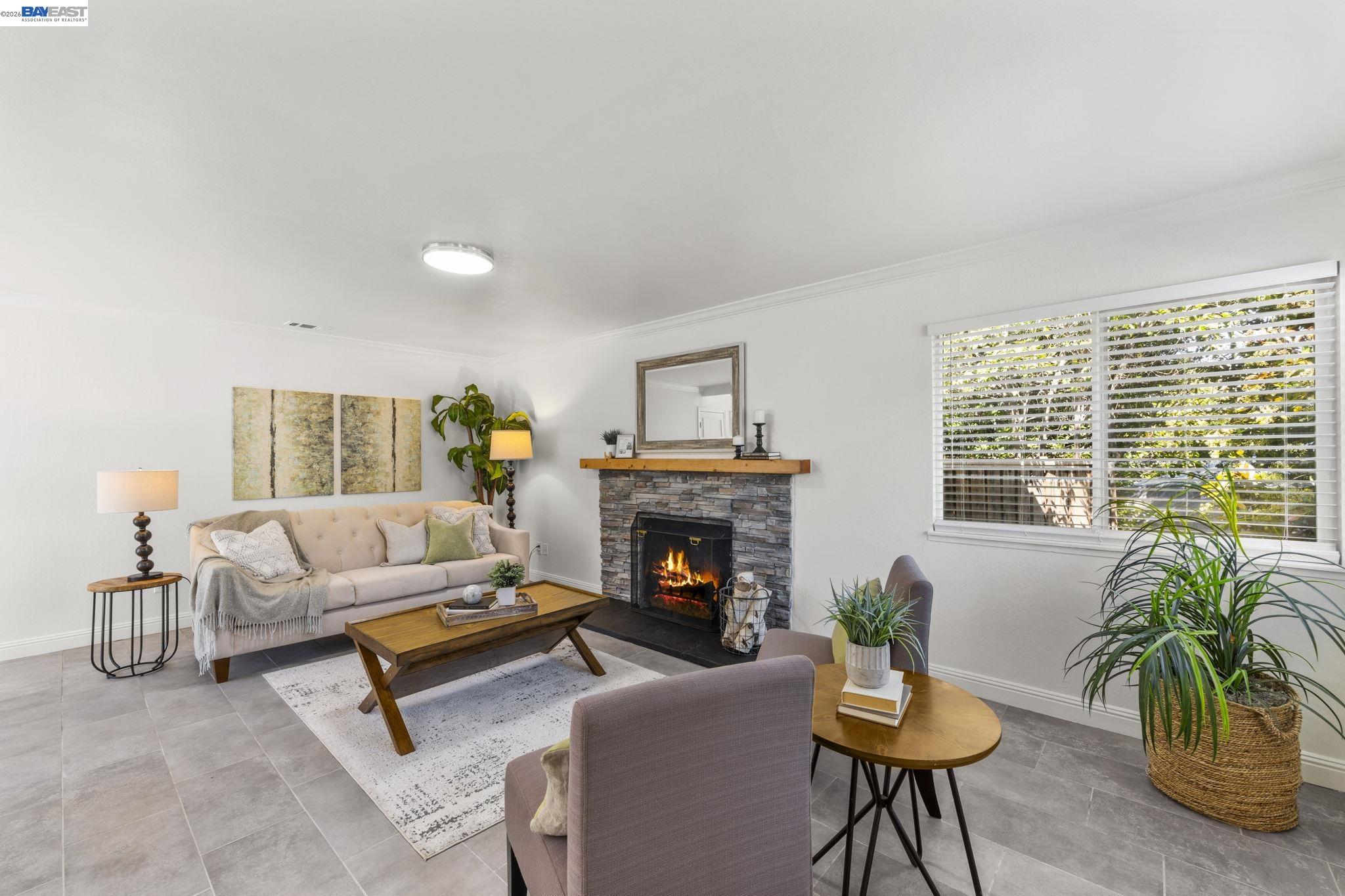 Detail Gallery Image 3 of 42 For 166 San Joaquin Court, Bay Point,  CA 94565 - 3 Beds | 2 Baths