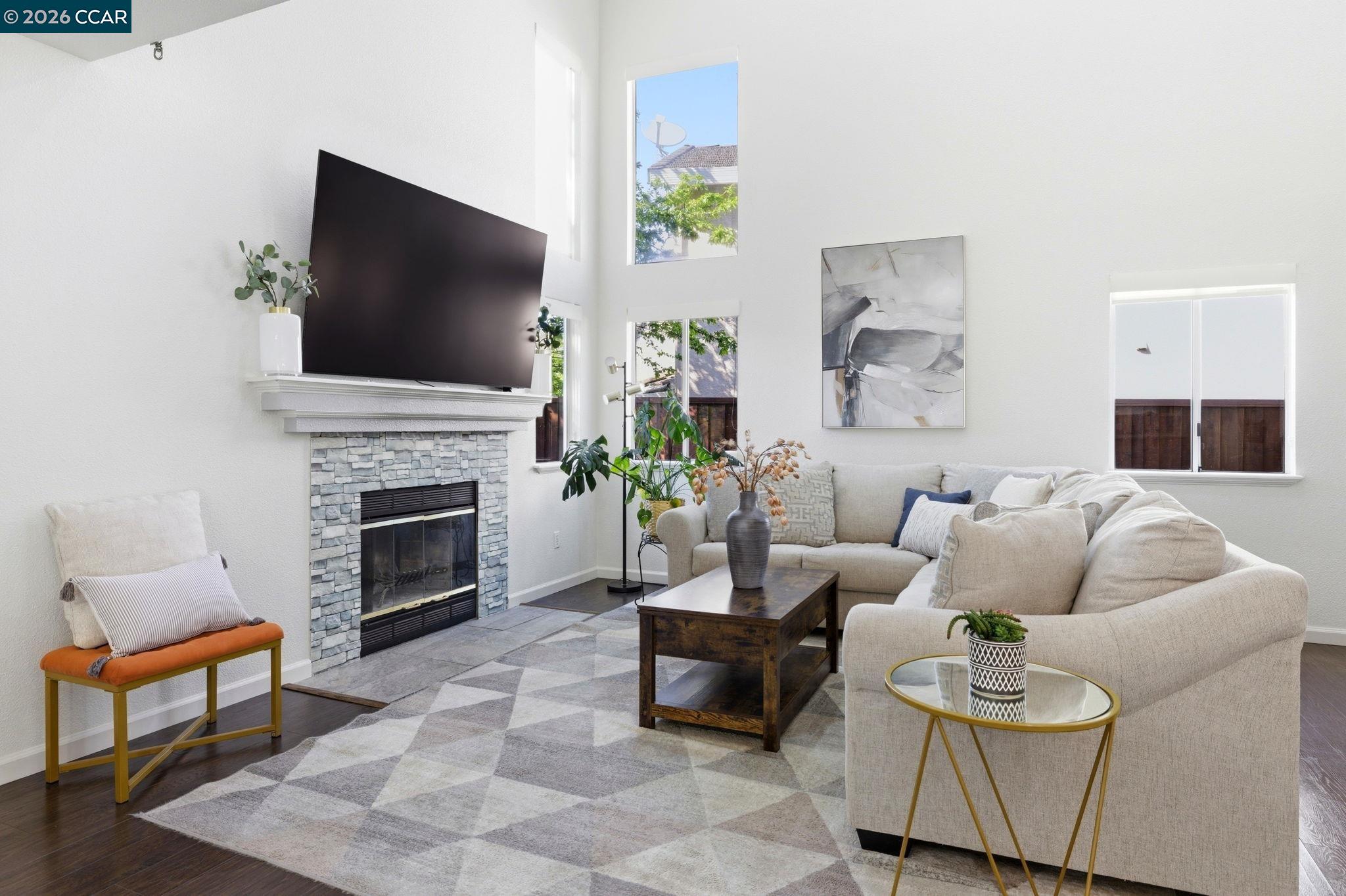 Detail Gallery Image 4 of 23 For 2875 Parkway Dr, Martinez,  CA 94553 - 3 Beds | 2/1 Baths