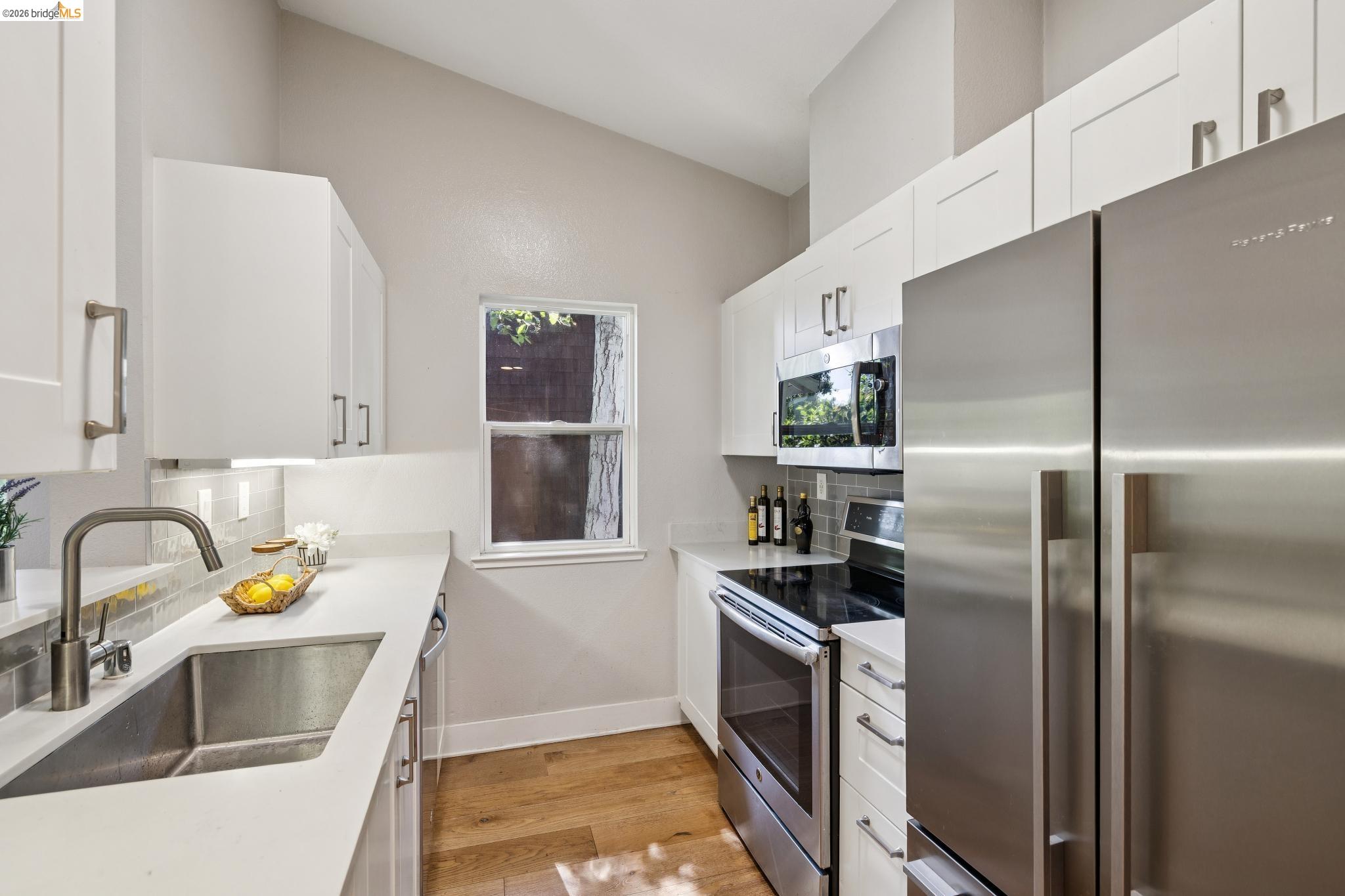 Detail Gallery Image 12 of 60 For 96 Bayside Ct, Richmond,  CA 94804 - 2 Beds | 2 Baths