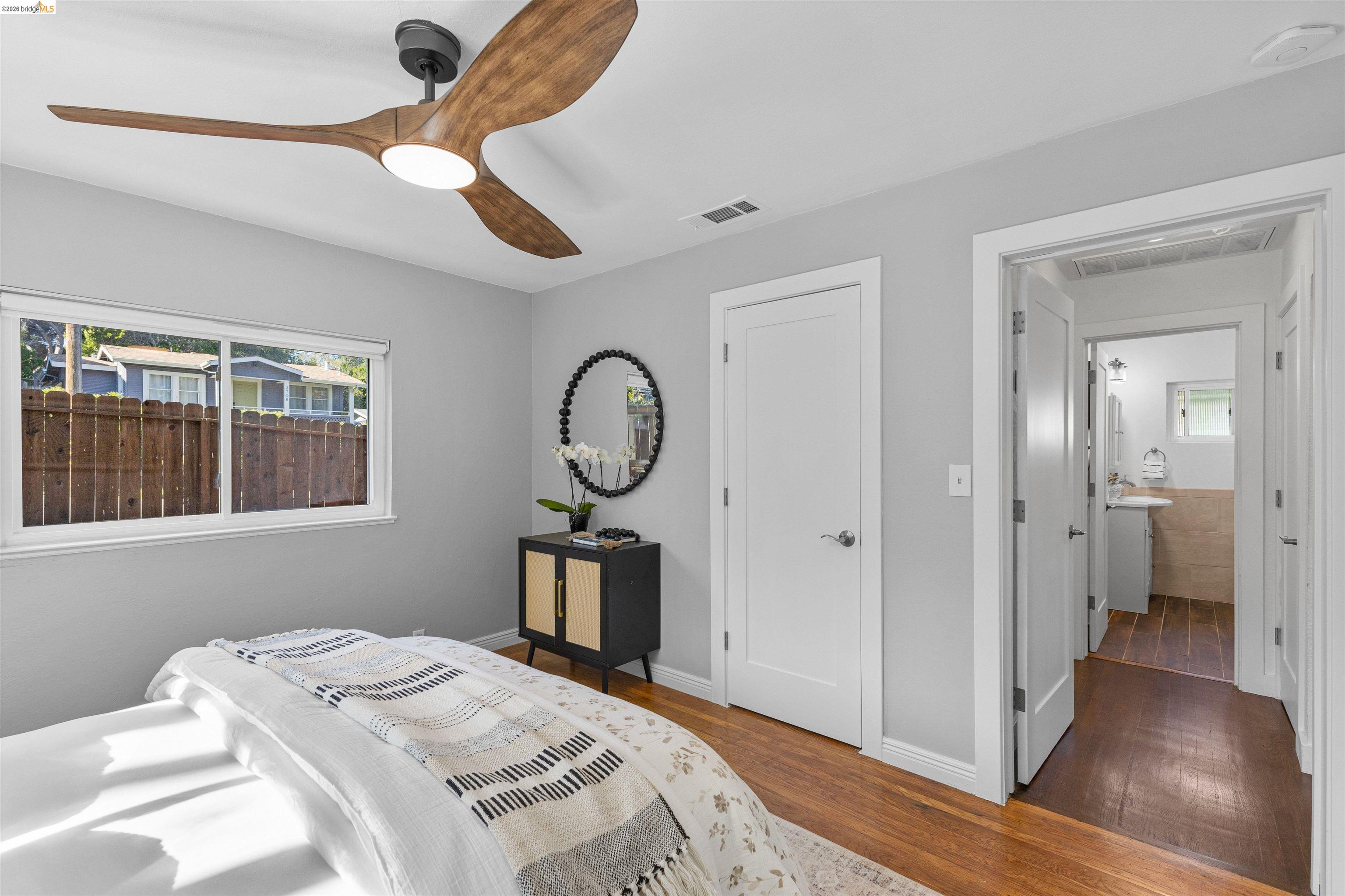 Detail Gallery Image 18 of 43 For 7900 Greenly Dr, Oakland,  CA 94605 - 4 Beds | 2 Baths