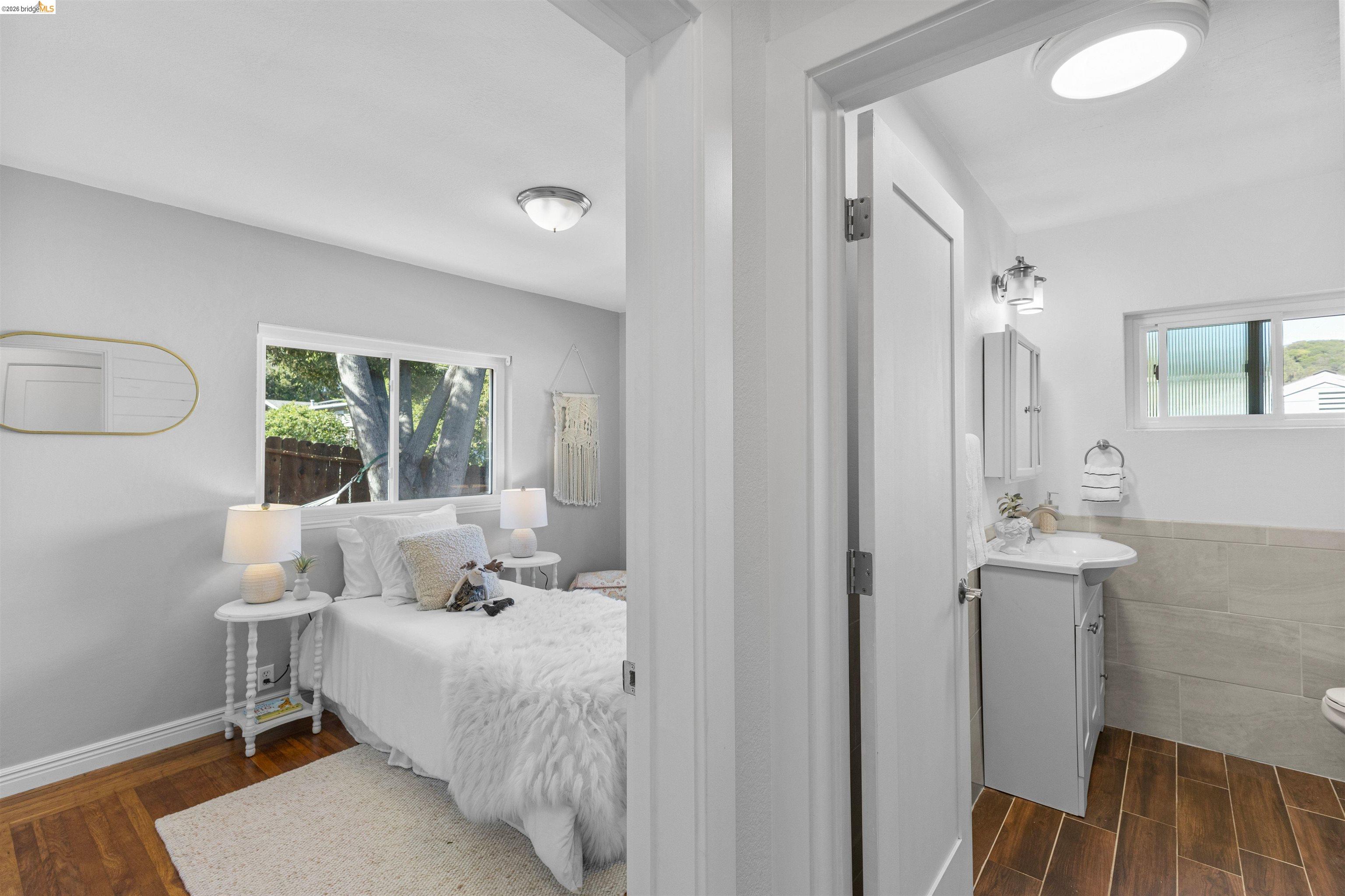 Detail Gallery Image 19 of 43 For 7900 Greenly Dr, Oakland,  CA 94605 - 4 Beds | 2 Baths