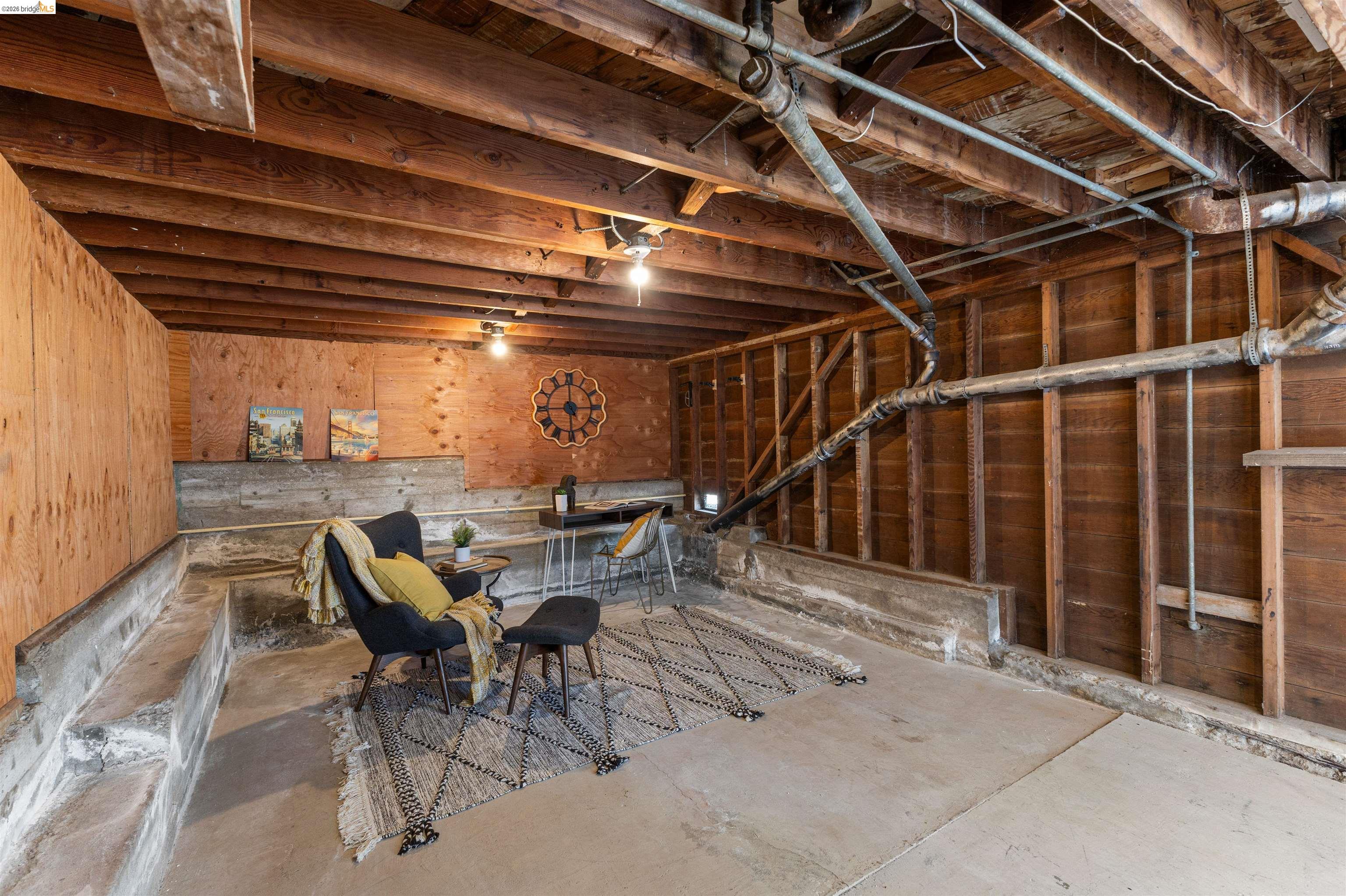 Detail Gallery Image 22 of 43 For 7900 Greenly Dr, Oakland,  CA 94605 - 4 Beds | 2 Baths