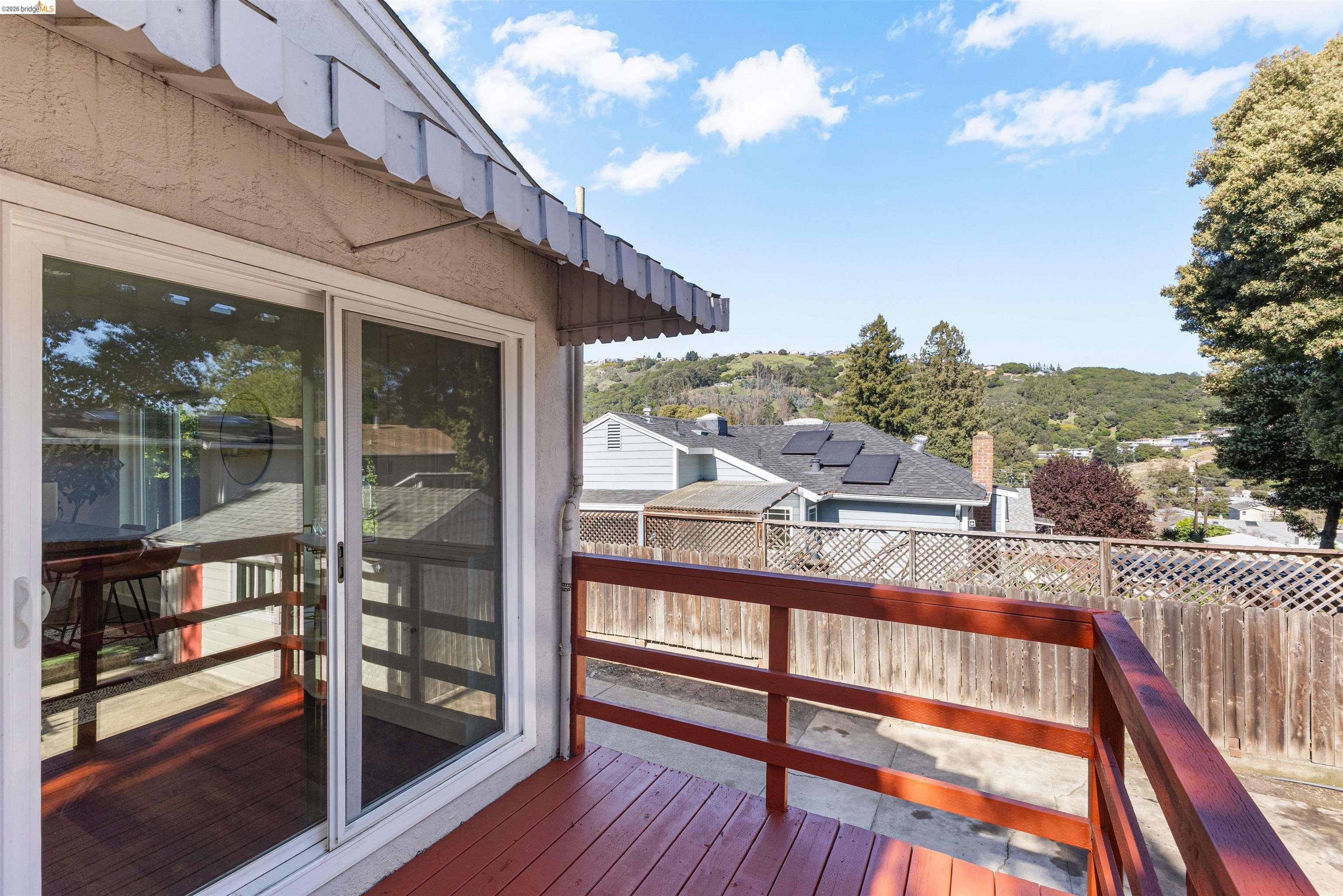 Detail Gallery Image 25 of 43 For 7900 Greenly Dr, Oakland,  CA 94605 - 4 Beds | 2 Baths