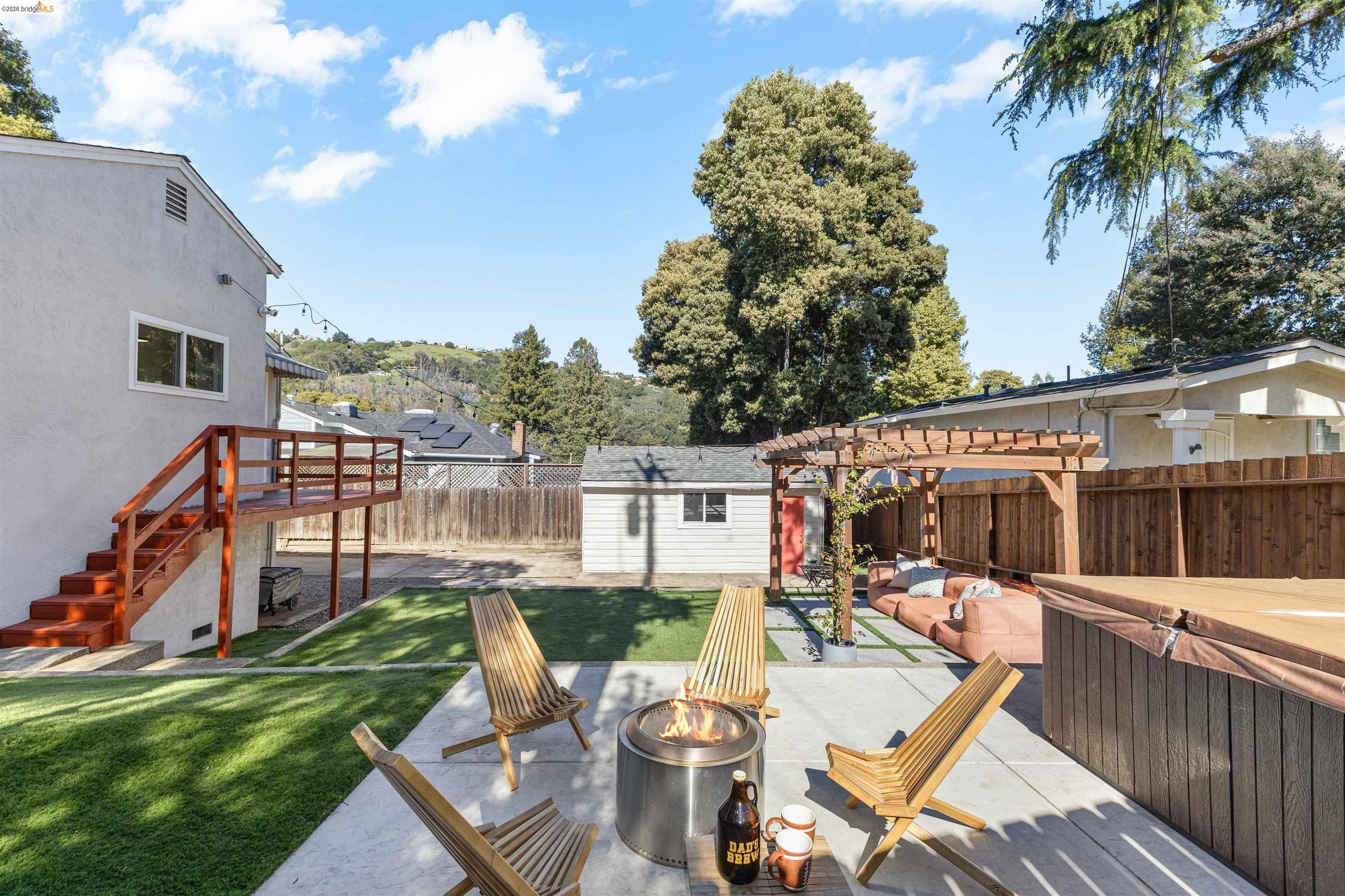 Detail Gallery Image 27 of 43 For 7900 Greenly Dr, Oakland,  CA 94605 - 4 Beds | 2 Baths