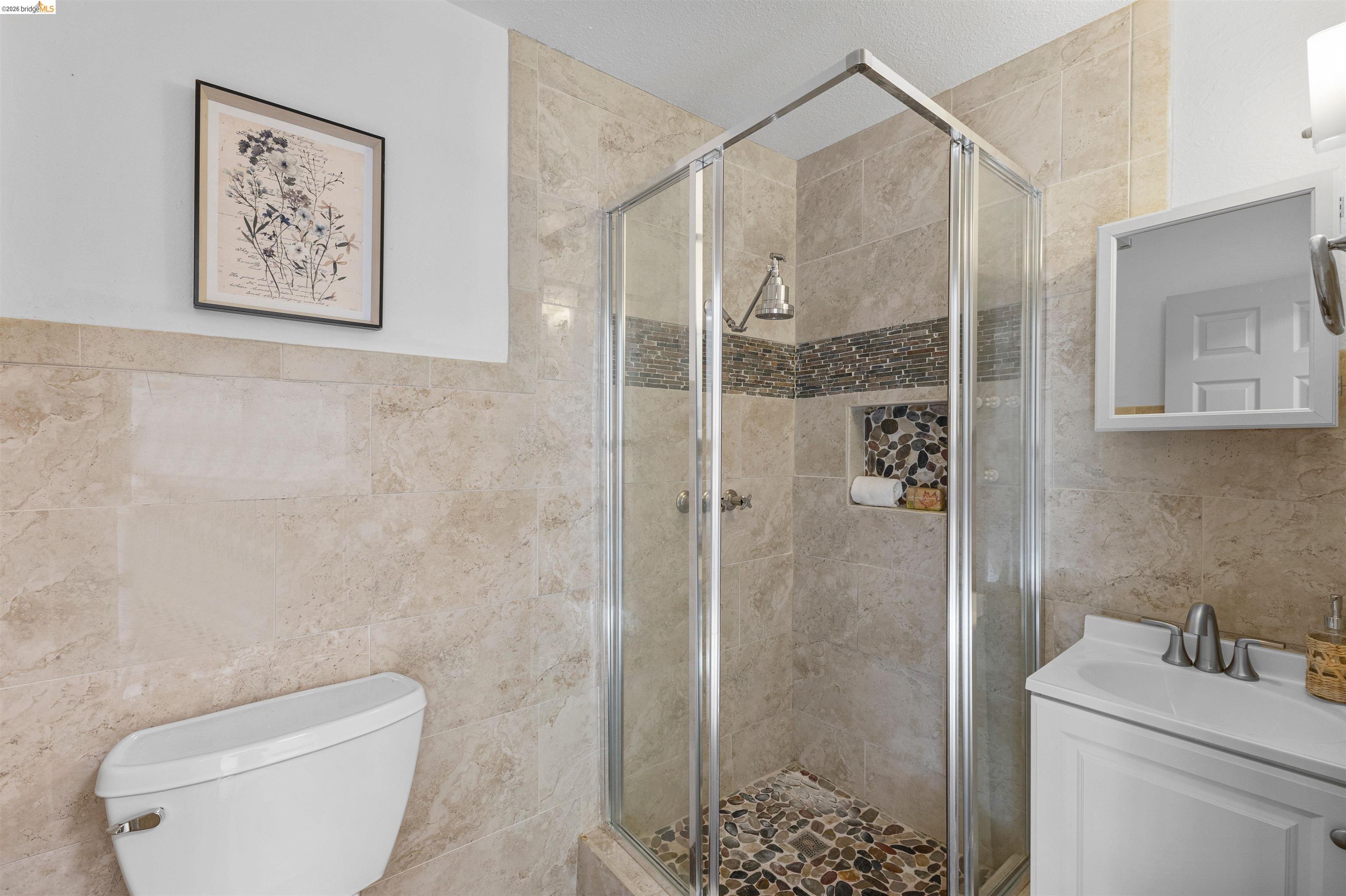 Detail Gallery Image 35 of 43 For 7900 Greenly Dr, Oakland,  CA 94605 - 4 Beds | 2 Baths