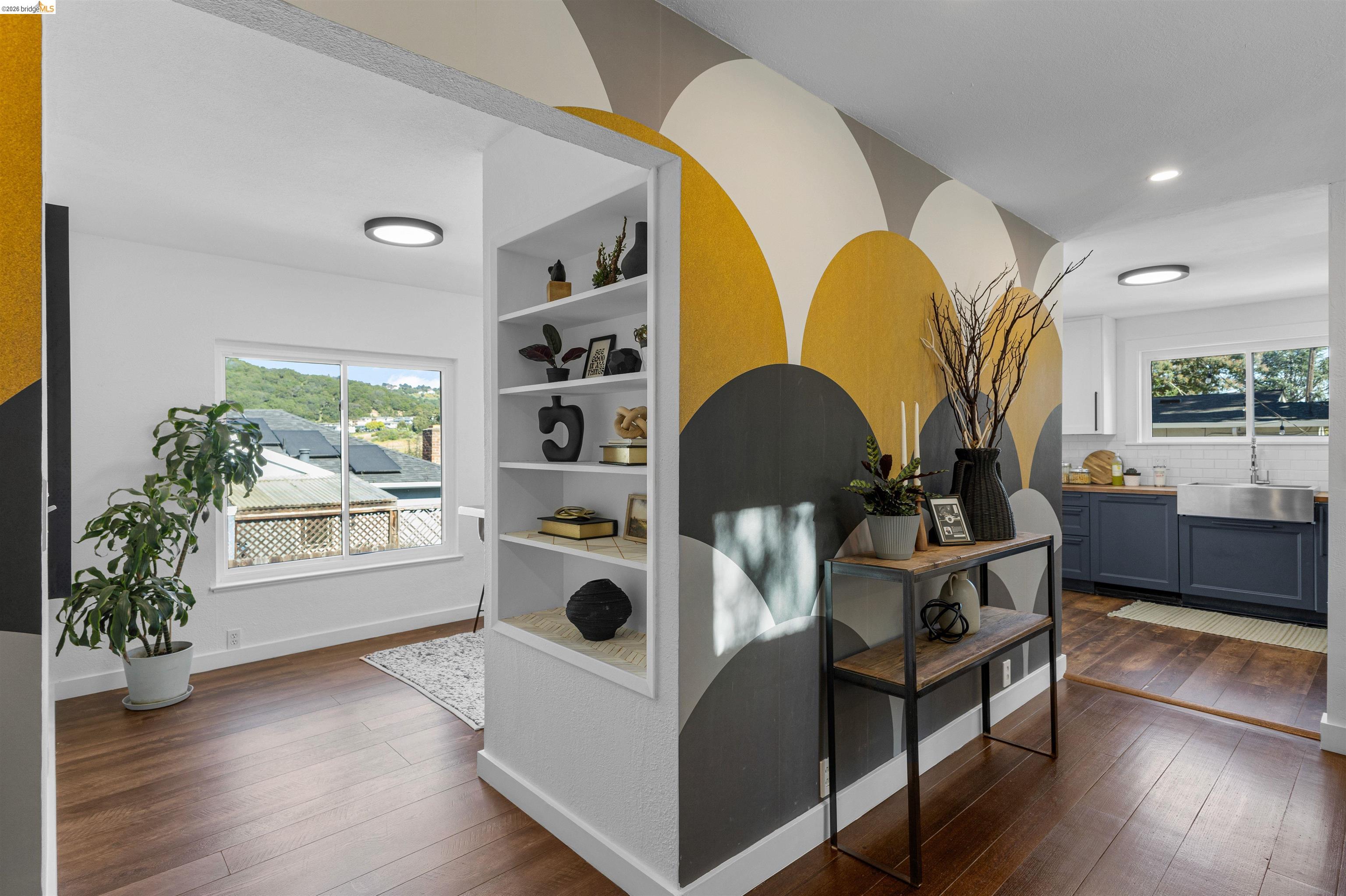 Detail Gallery Image 9 of 43 For 7900 Greenly Dr, Oakland,  CA 94605 - 4 Beds | 2 Baths