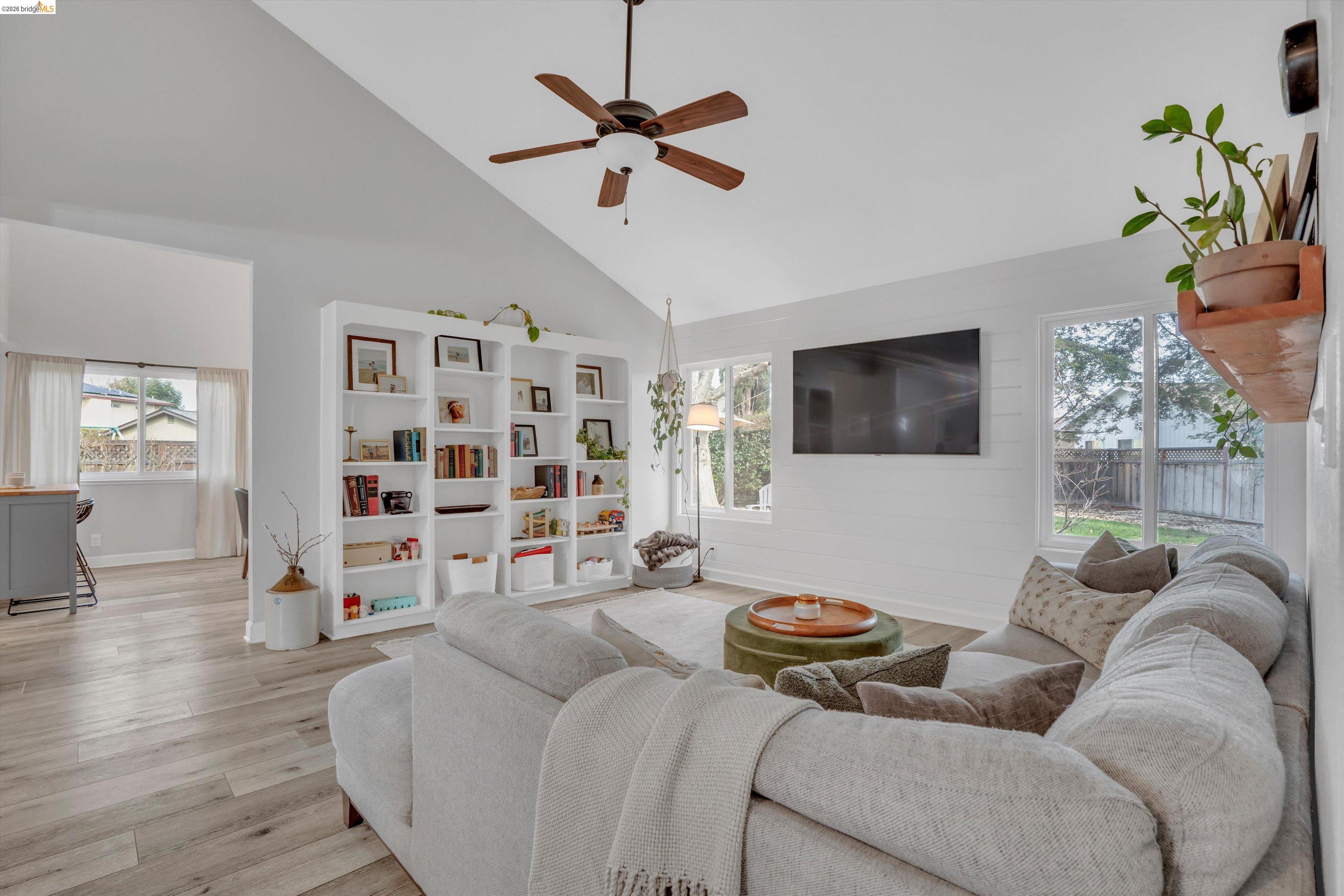 Detail Gallery Image 13 of 40 For 17 Kensington Ct, Brentwood,  CA 94513 - 3 Beds | 2 Baths