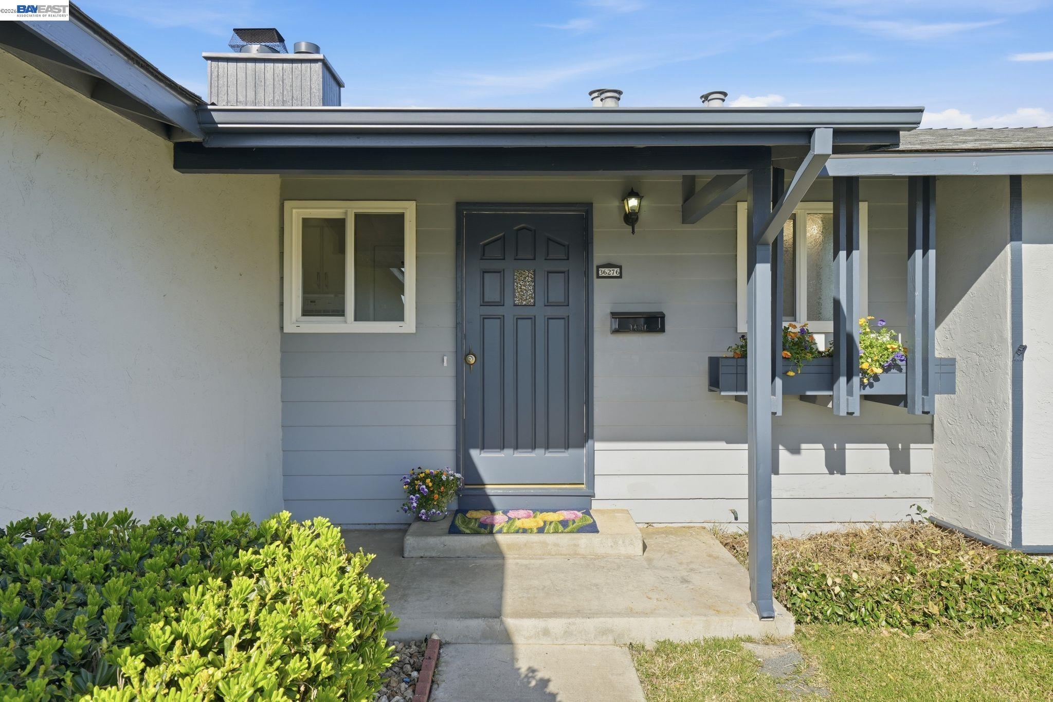 Detail Gallery Image 3 of 40 For 36276 Sandalwood St, Newark,  CA 94560 - 3 Beds | 2 Baths