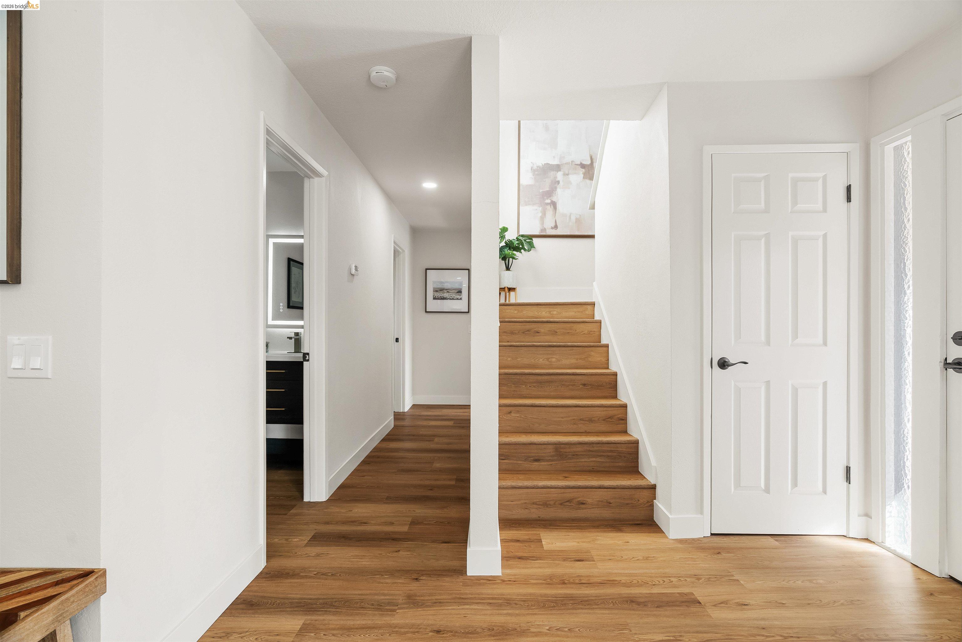 Detail Gallery Image 15 of 45 For 2115 Valente Cir, Martinez,  CA 94553 - 5 Beds | 3/1 Baths