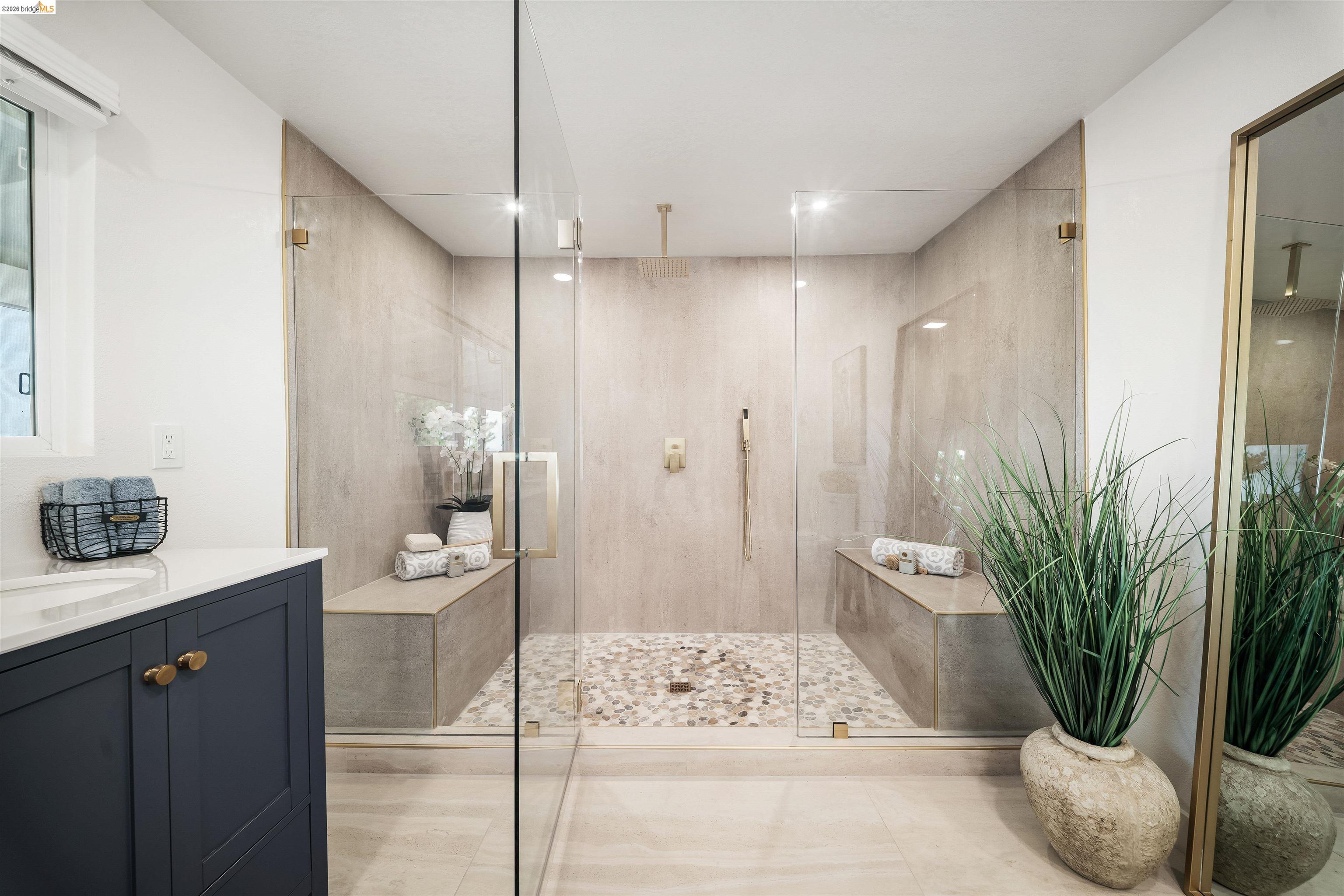 Detail Gallery Image 22 of 45 For 2115 Valente Cir, Martinez,  CA 94553 - 5 Beds | 3/1 Baths