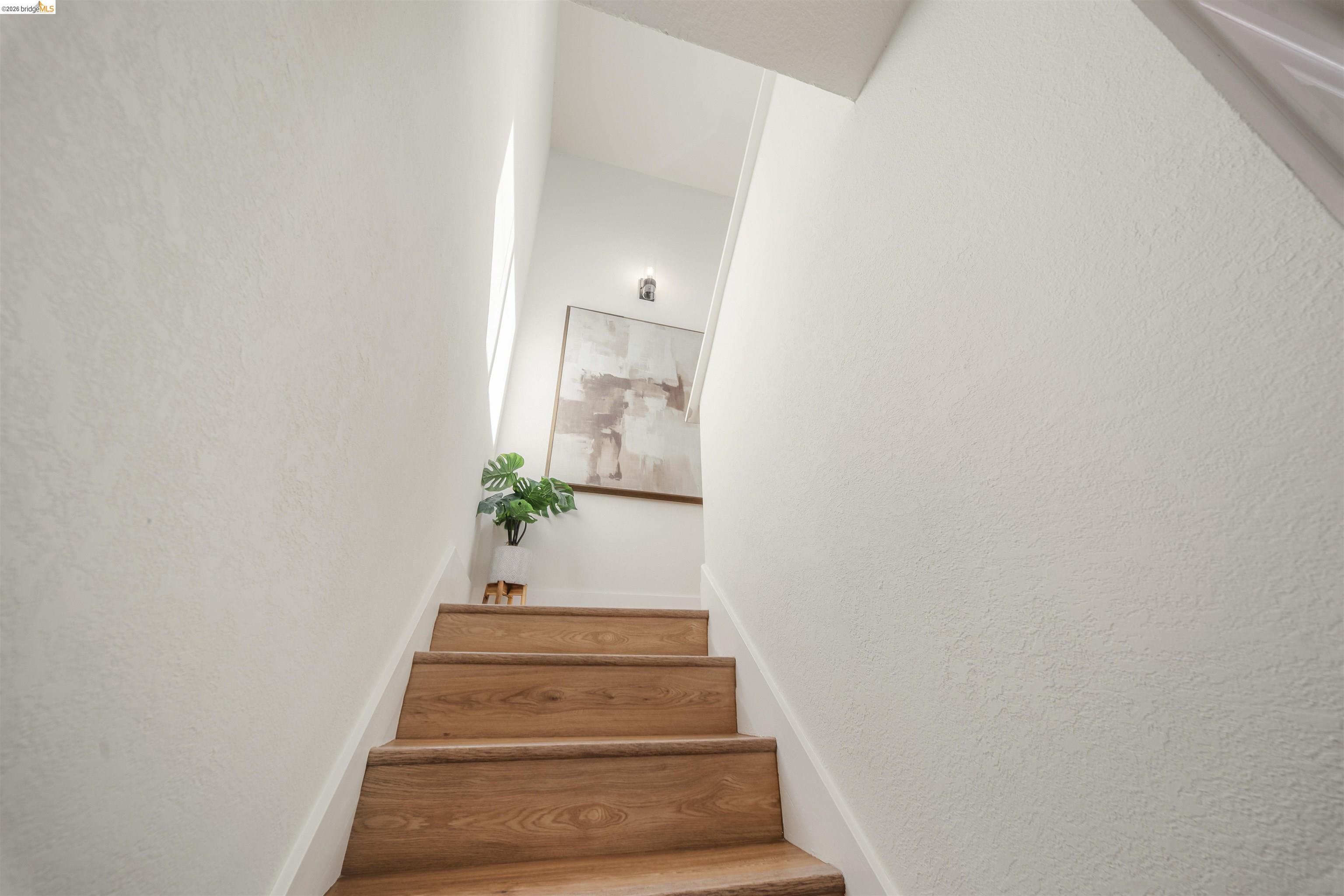 Detail Gallery Image 23 of 45 For 2115 Valente Cir, Martinez,  CA 94553 - 5 Beds | 3/1 Baths