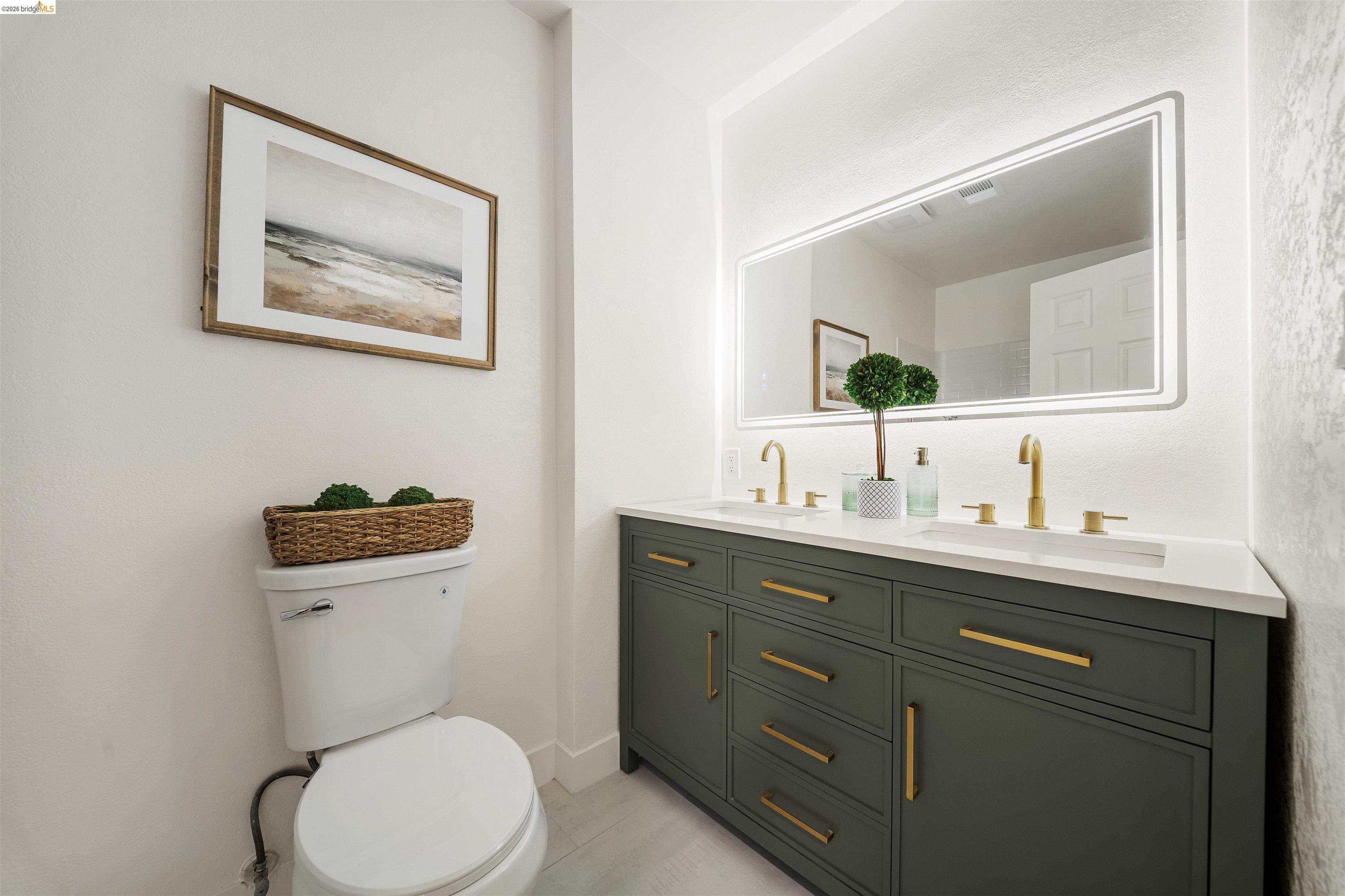 Detail Gallery Image 25 of 45 For 2115 Valente Cir, Martinez,  CA 94553 - 5 Beds | 3/1 Baths