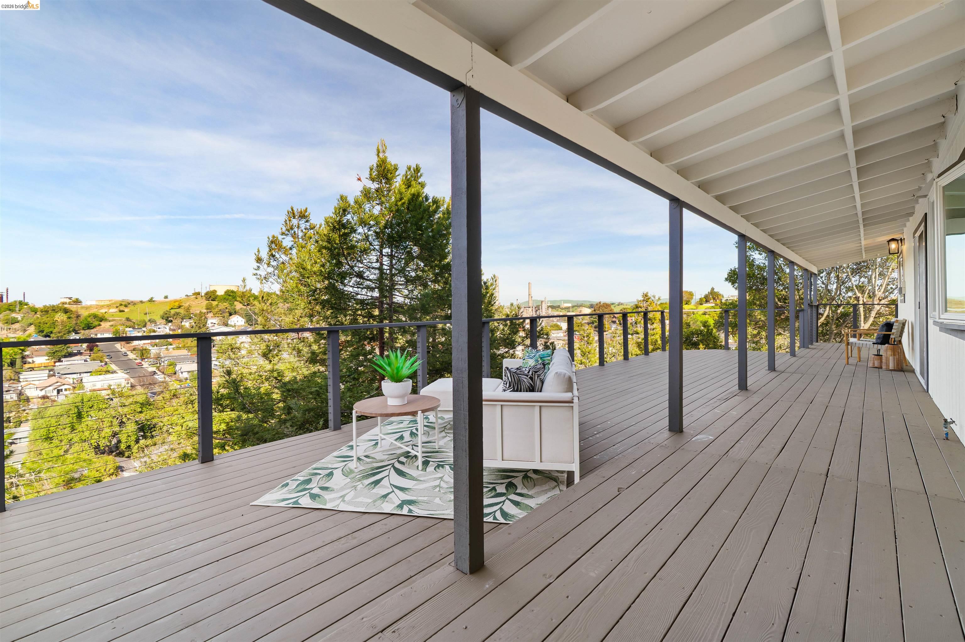 Detail Gallery Image 34 of 45 For 2115 Valente Cir, Martinez,  CA 94553 - 5 Beds | 3/1 Baths