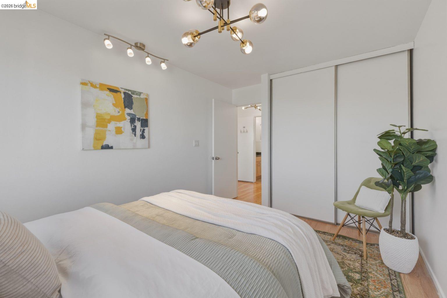 Detail Gallery Image 19 of 31 For 6 Commodore Dr #C450,  Emeryville,  CA 94608 - 2 Beds | 1/1 Baths