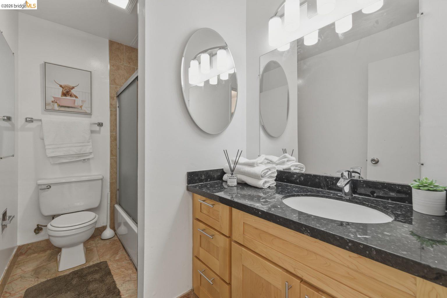 Detail Gallery Image 23 of 31 For 6 Commodore Dr #C450,  Emeryville,  CA 94608 - 2 Beds | 1/1 Baths