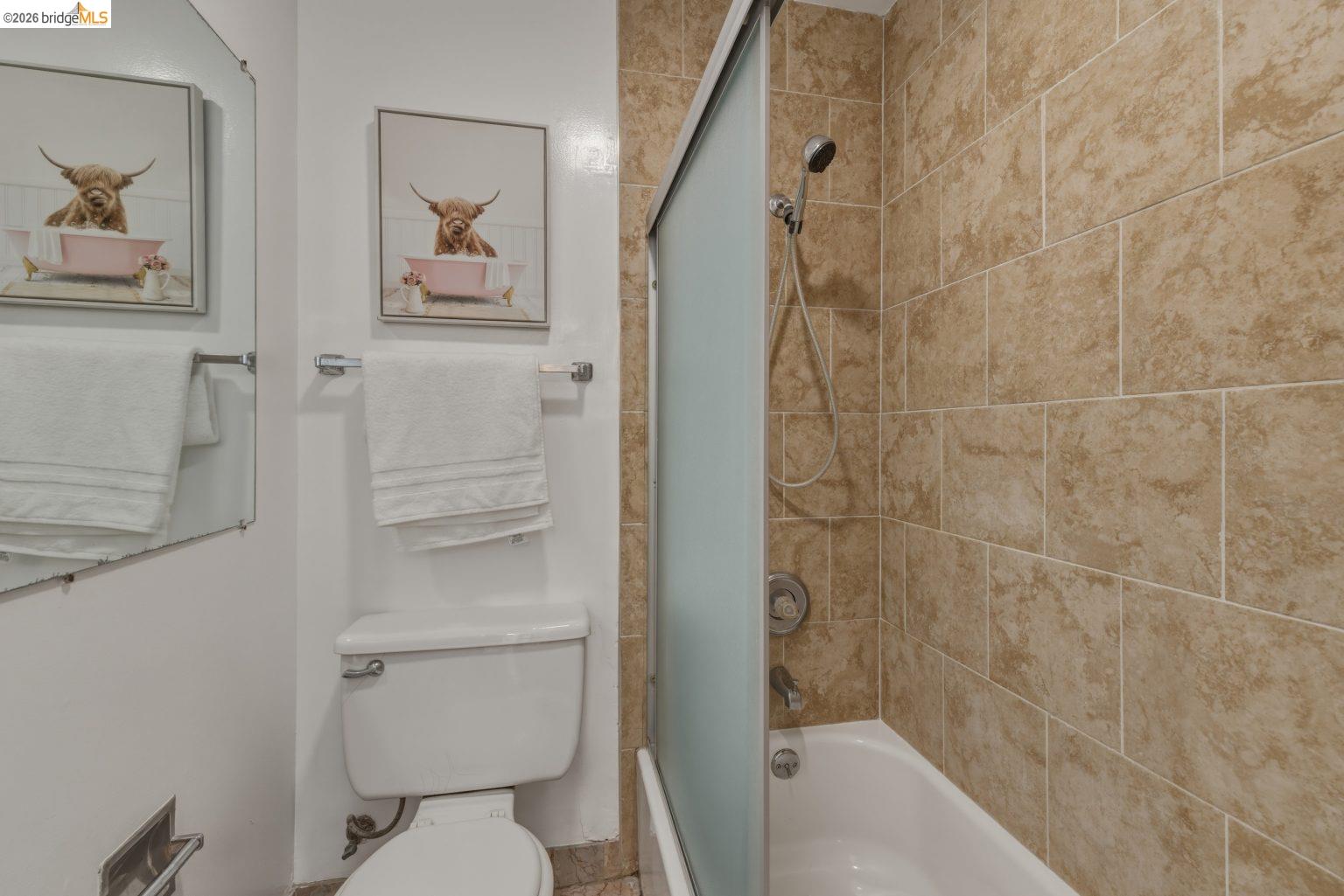 Detail Gallery Image 24 of 31 For 6 Commodore Dr #C450,  Emeryville,  CA 94608 - 2 Beds | 1/1 Baths