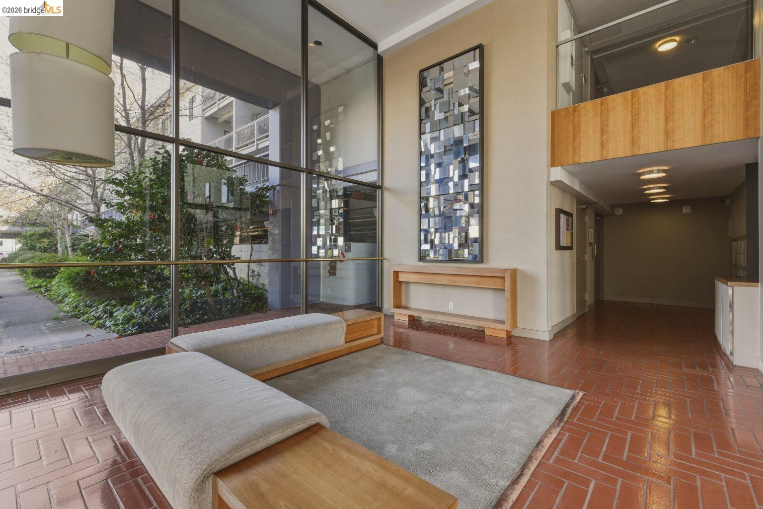 Detail Gallery Image 27 of 31 For 6 Commodore Dr #C450,  Emeryville,  CA 94608 - 2 Beds | 1/1 Baths